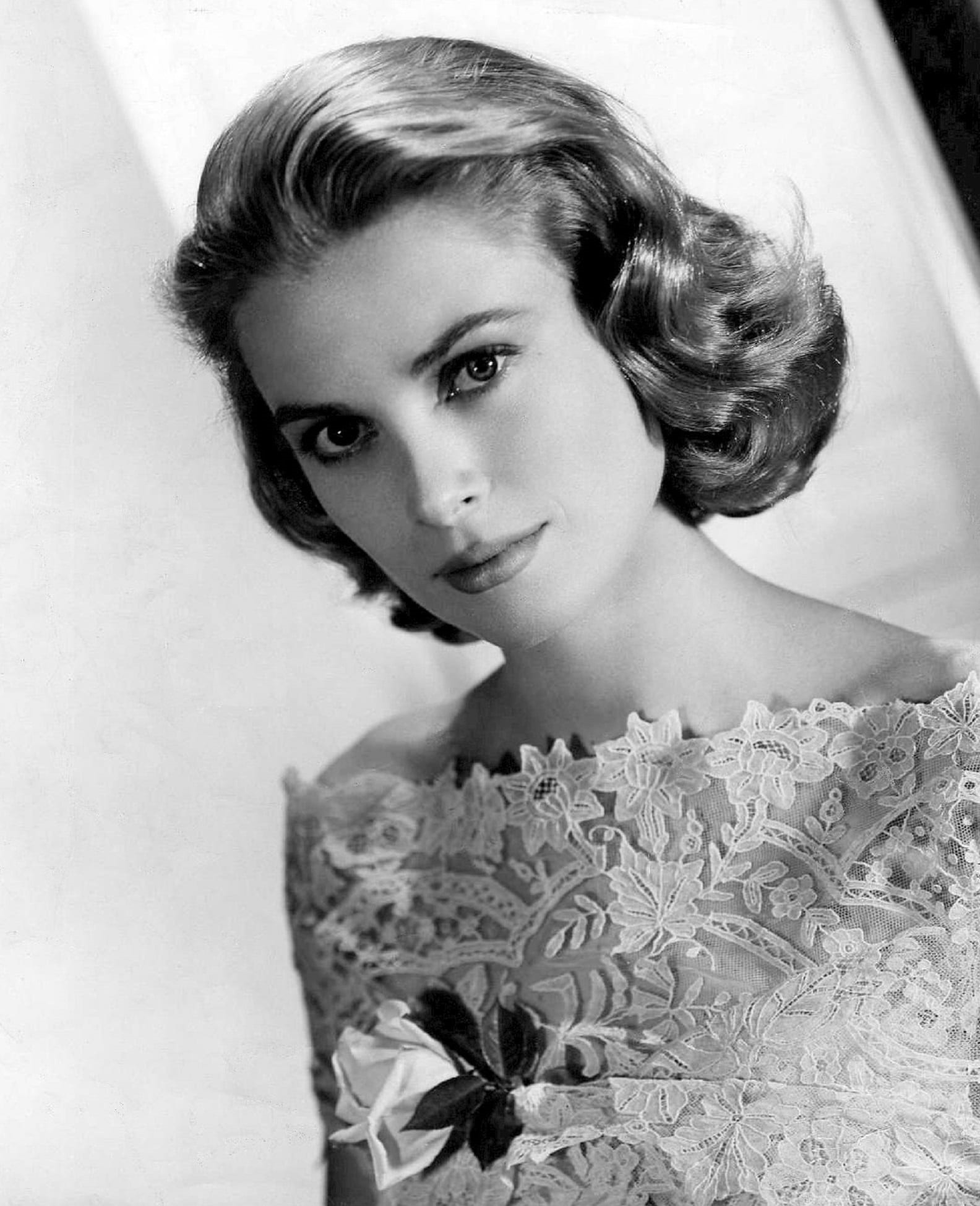 hairstyle, beauty, elegance, grayscale, pictures, front view, young women, movies, portrait, entertainment, black and white, vintage, woman, fashion, 1080P, Phone HD Wallpaper