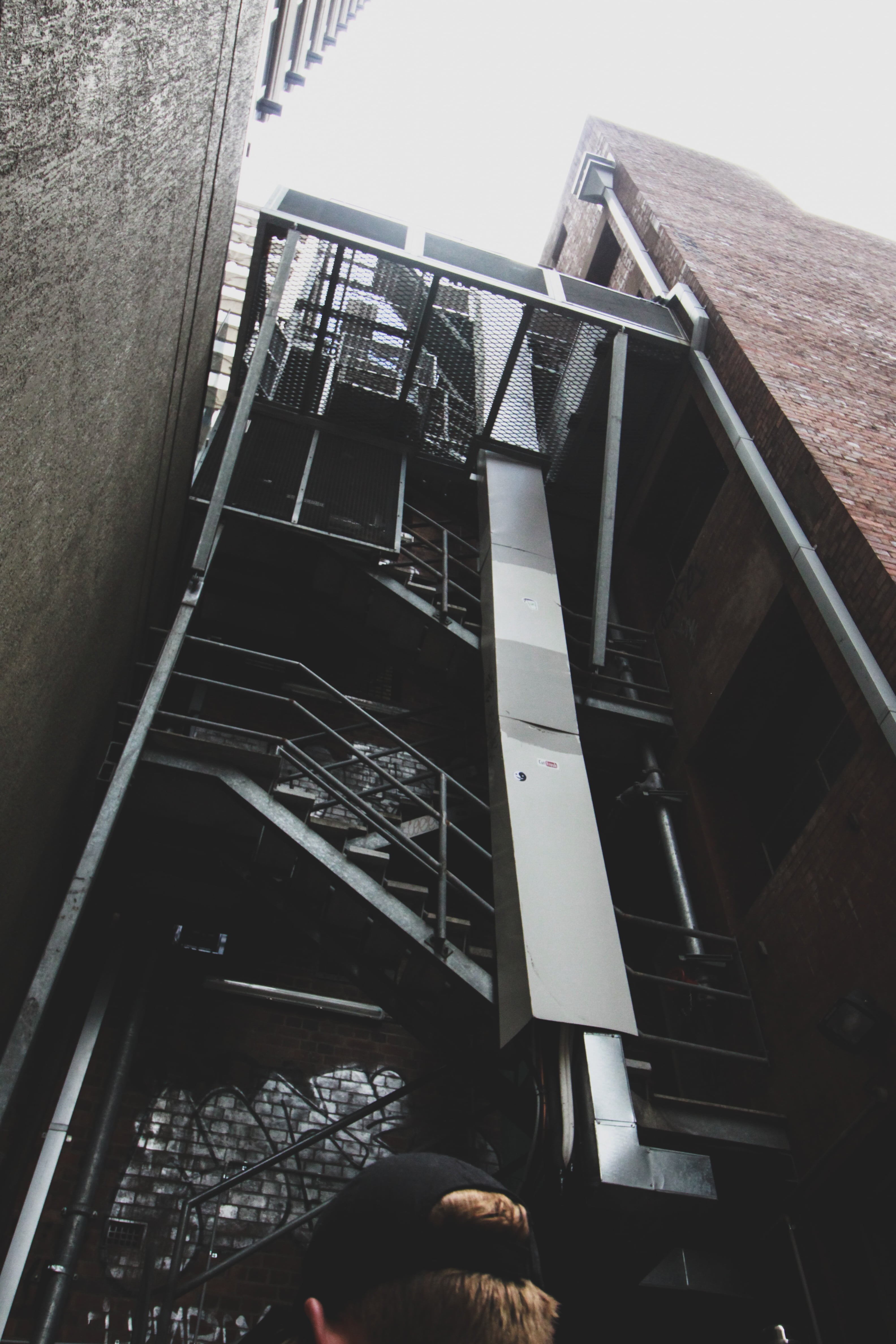 spiral staircase, computer, 4K, day, staircase, building exterior, metal, accidents and disasters, low angle view, urbex, black, building, tower, nature, Phone HD Wallpaper
