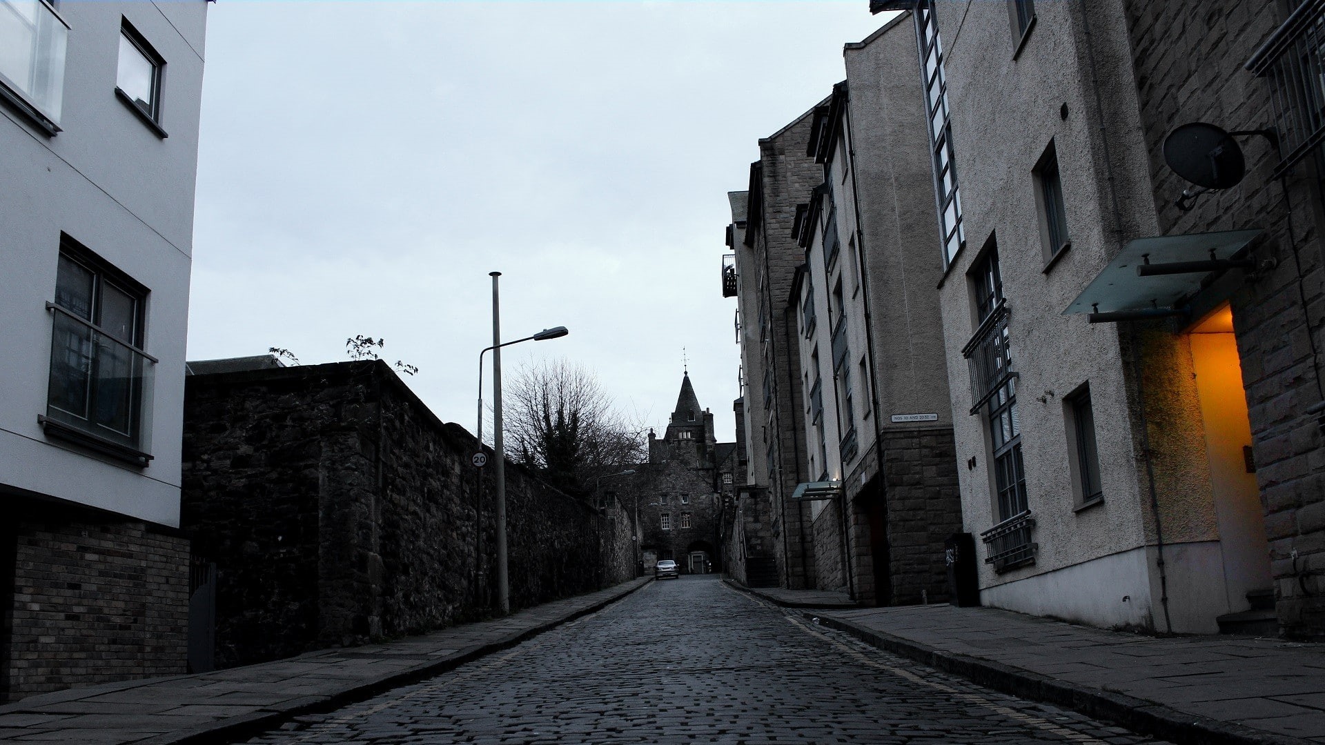 1080P, overcast, Scotland, Edinburgh, light bulb, alleyway, clouds, trash, HD Wallpaper