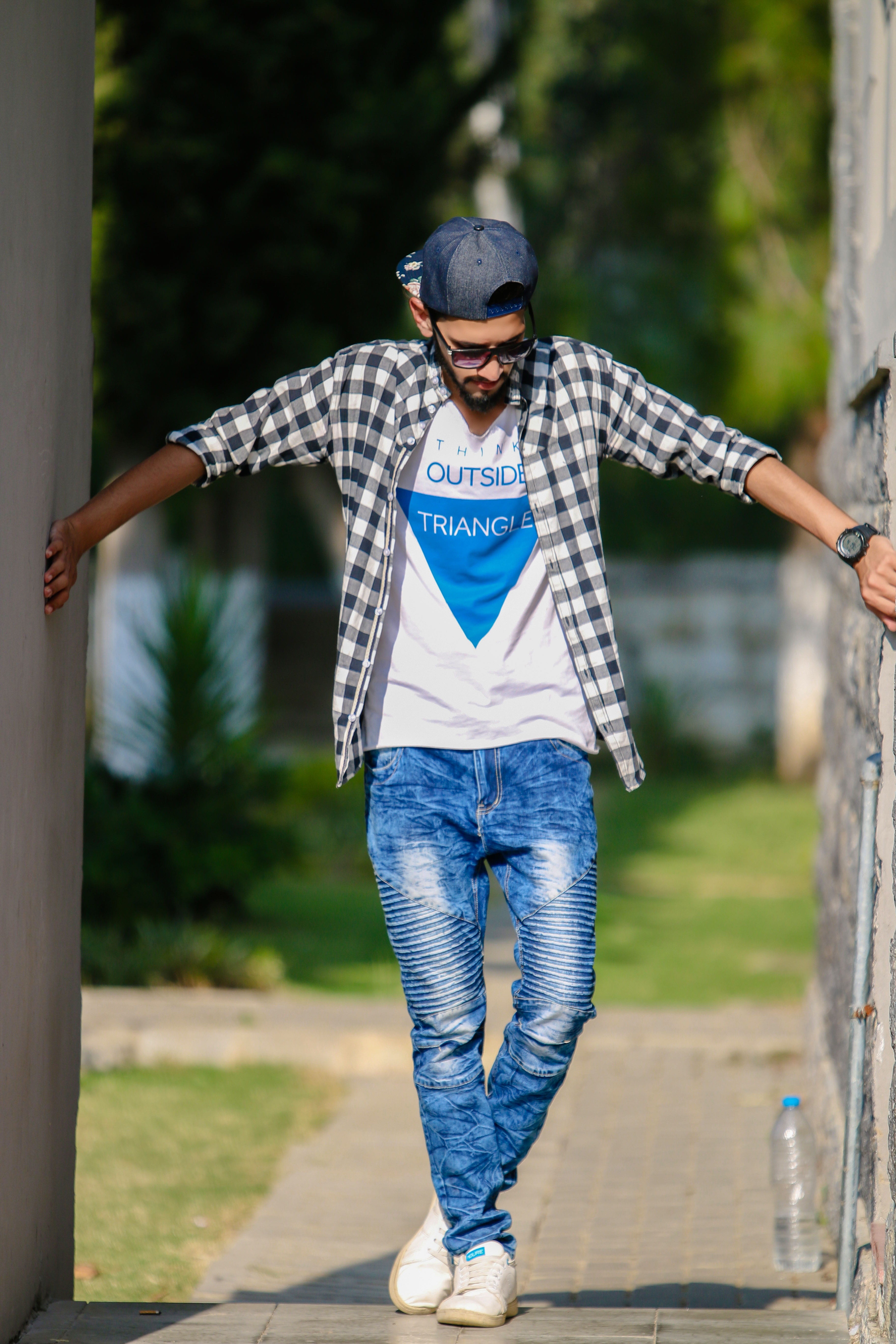 casual clothing, attractive, boy, cap, sunlight, hair style, jeans, fashion, lifestyles, focus on foreground, full length, front view, stylish, human arm, Phone HD Wallpaper