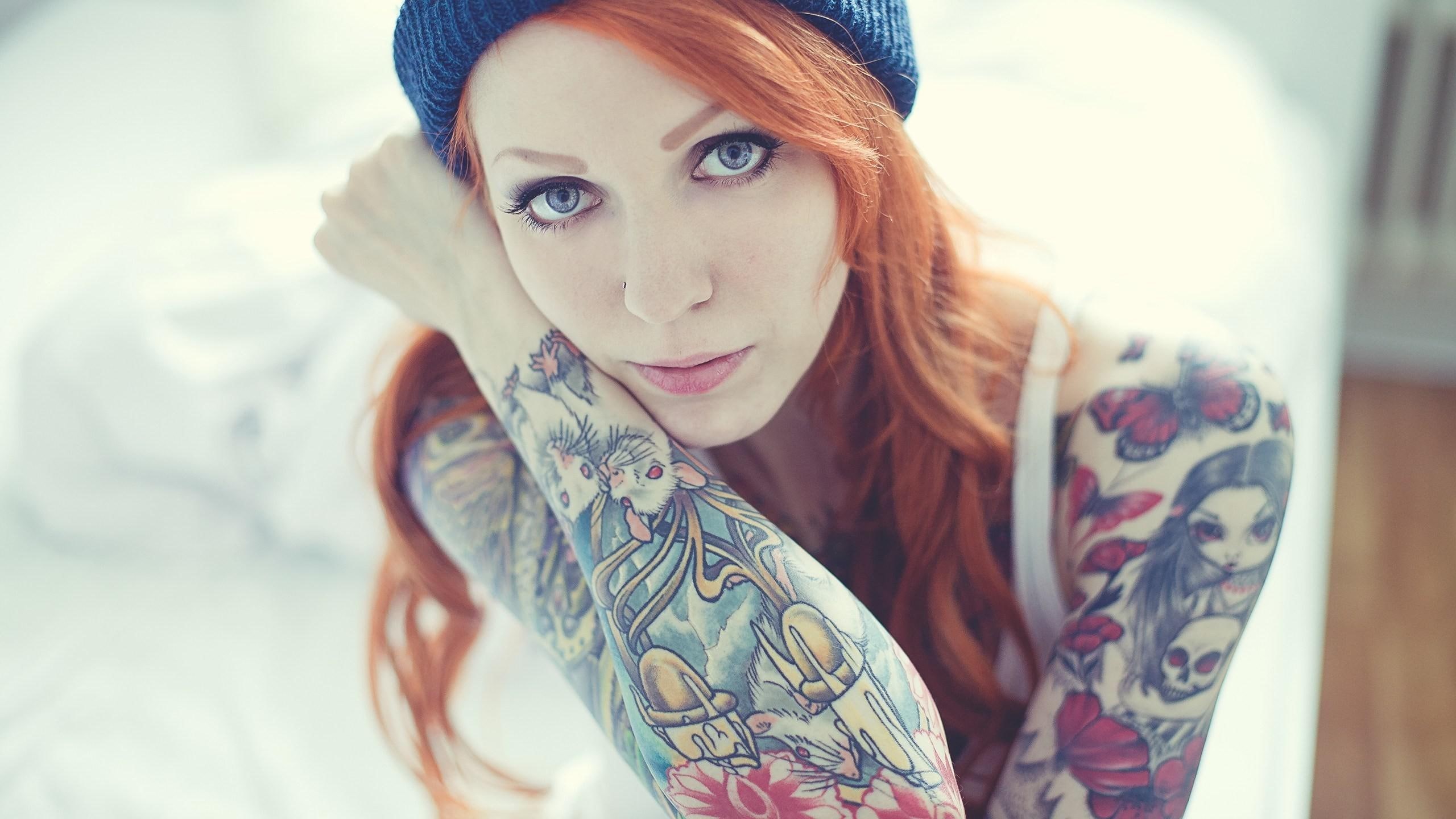 s, 2K, cap, woman, blue, tattooed, tattoo, 2560x1440, redhead, knit, women, girls, HD Wallpaper