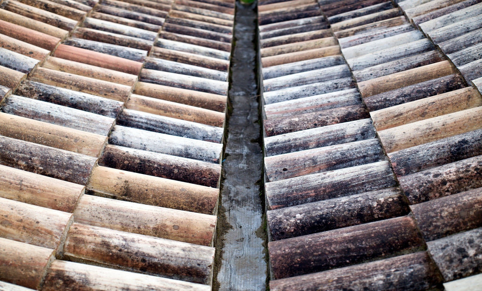 outdoors, full frame, large group of objects, staircase, wood - material, built structure, order, no people, backgrounds, in a row, rooftops, roof, textured, HD Wallpaper