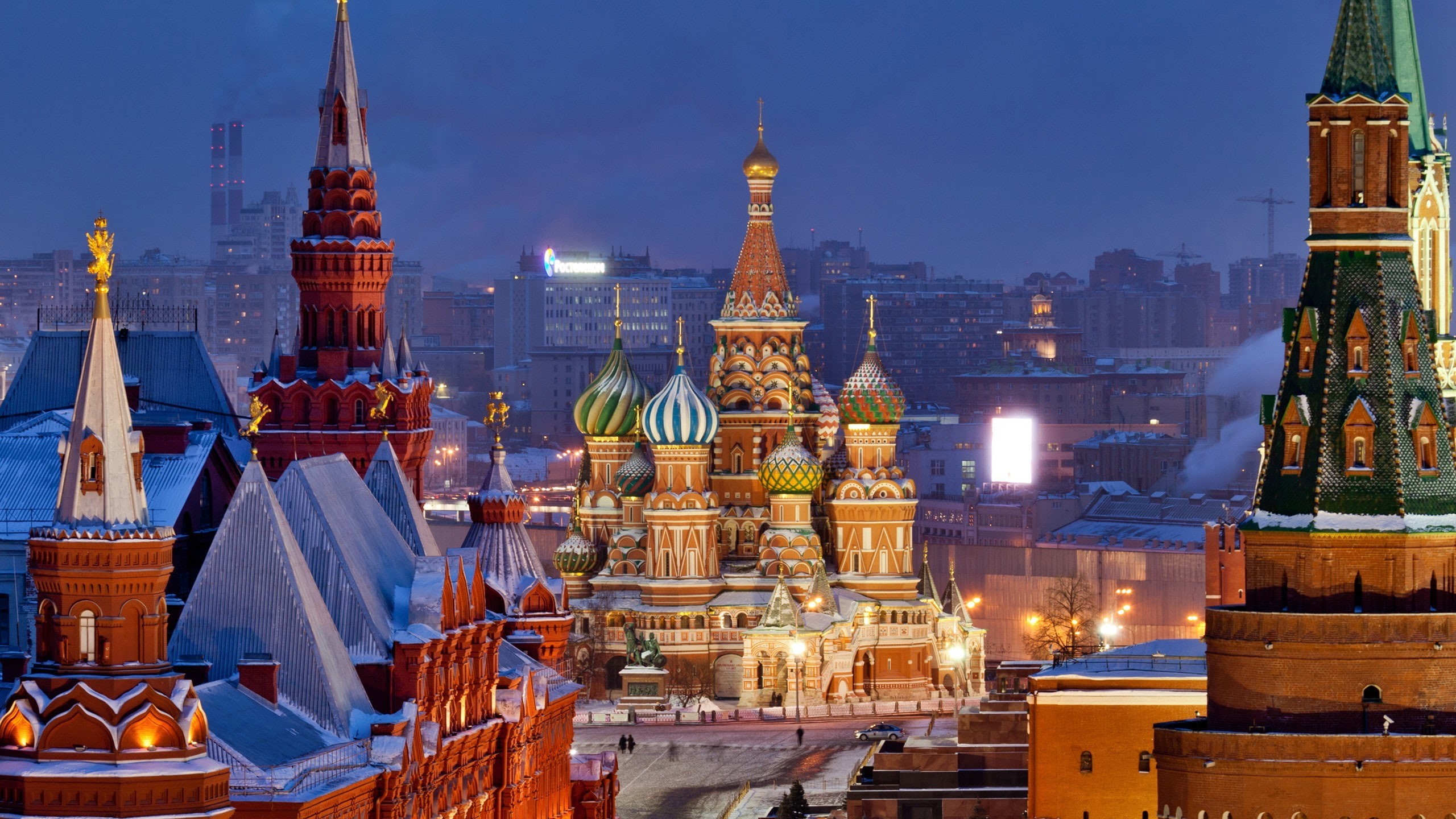 2K, lights  Red Square  winter  snow  evening  birds eye view  cathedral  street  rooftops  building  architecture  city  Kremlin  Moscow  cityscape  Europe, HD Wallpaper