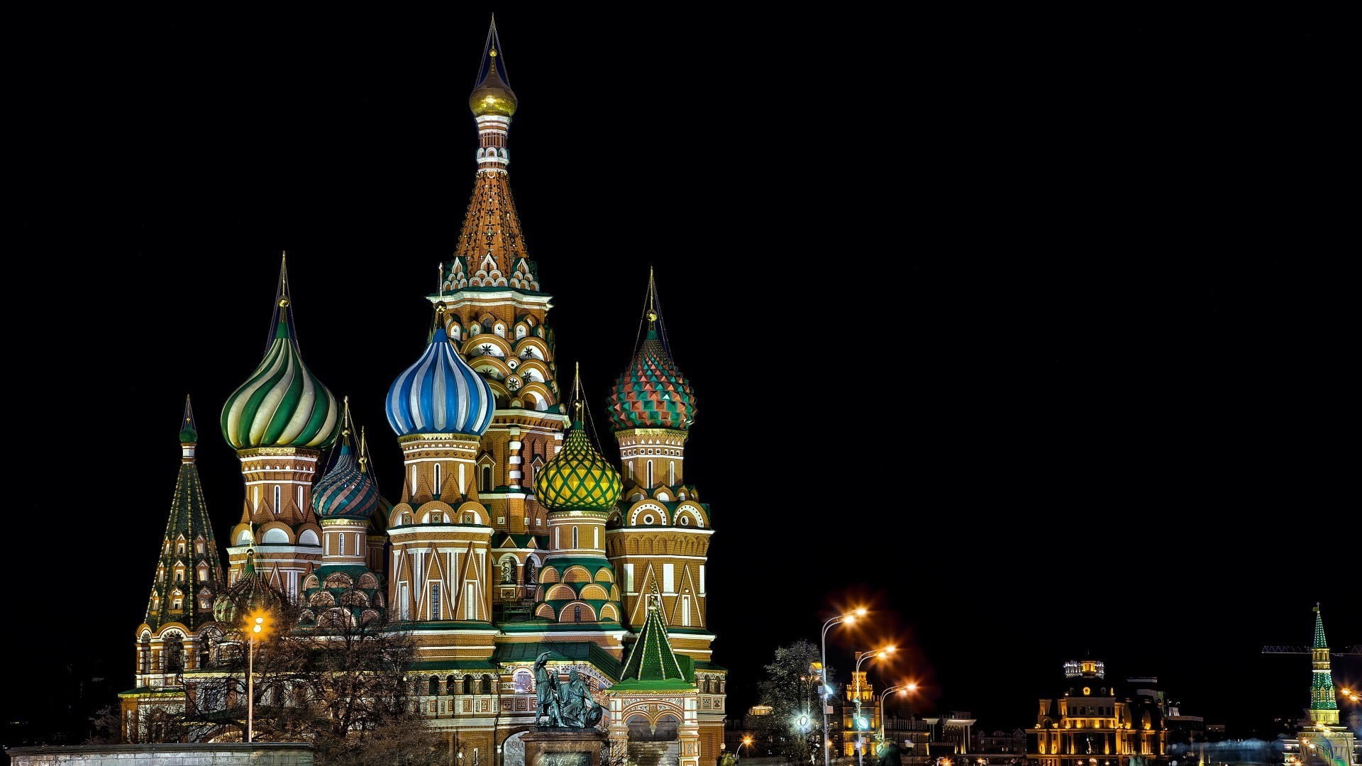 Russia, tower, architecture, night, 1080P, Saint Basils Cathedral, trees, city, Moscow, cityscape, capital, building, street light, sculpture, lights, HD Wallpaper