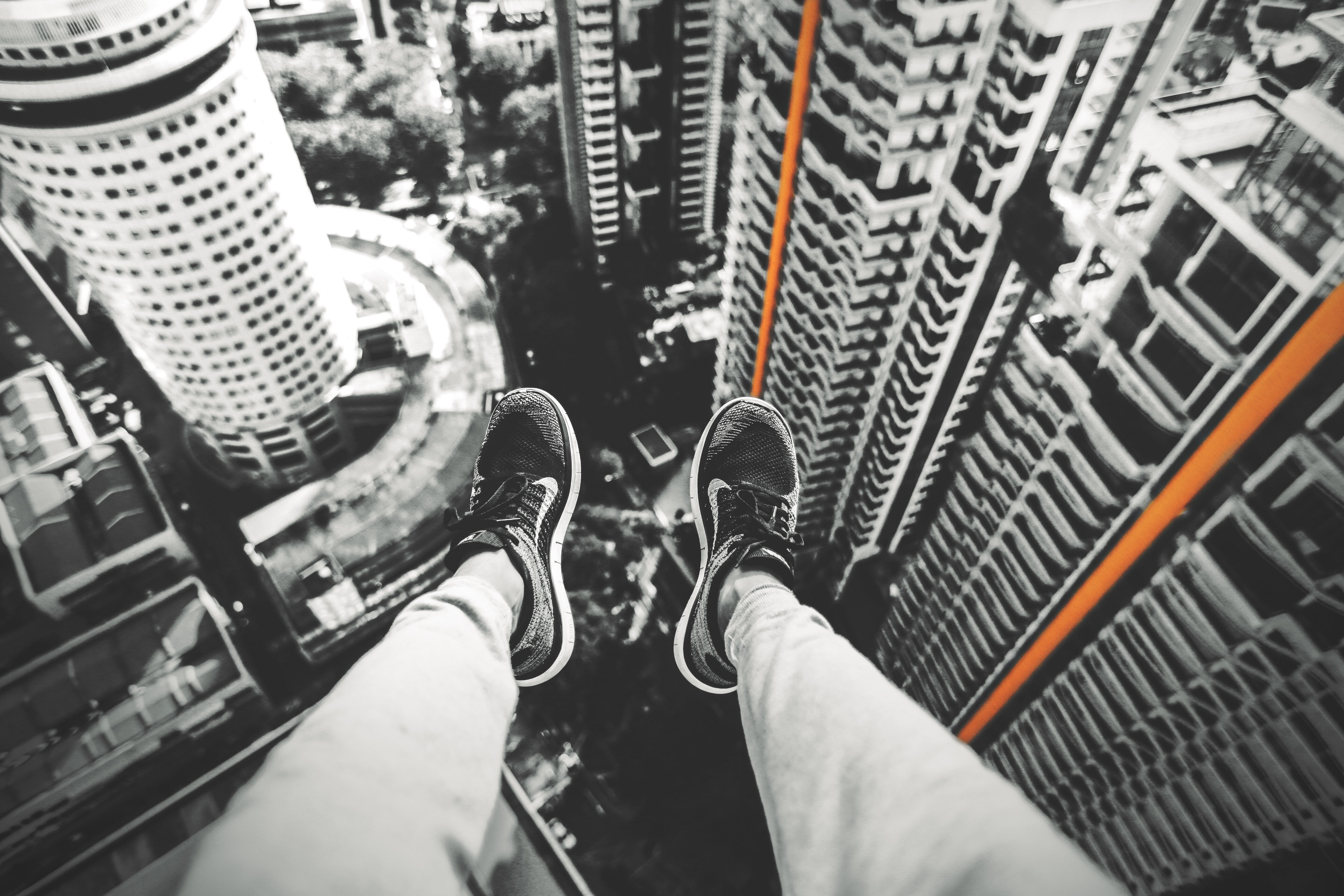 personal perspective, people, real people, leisure activity, rooftopping, low section, outdoors, city, human leg, legs, building exterior, day, cityscape, HD Wallpaper