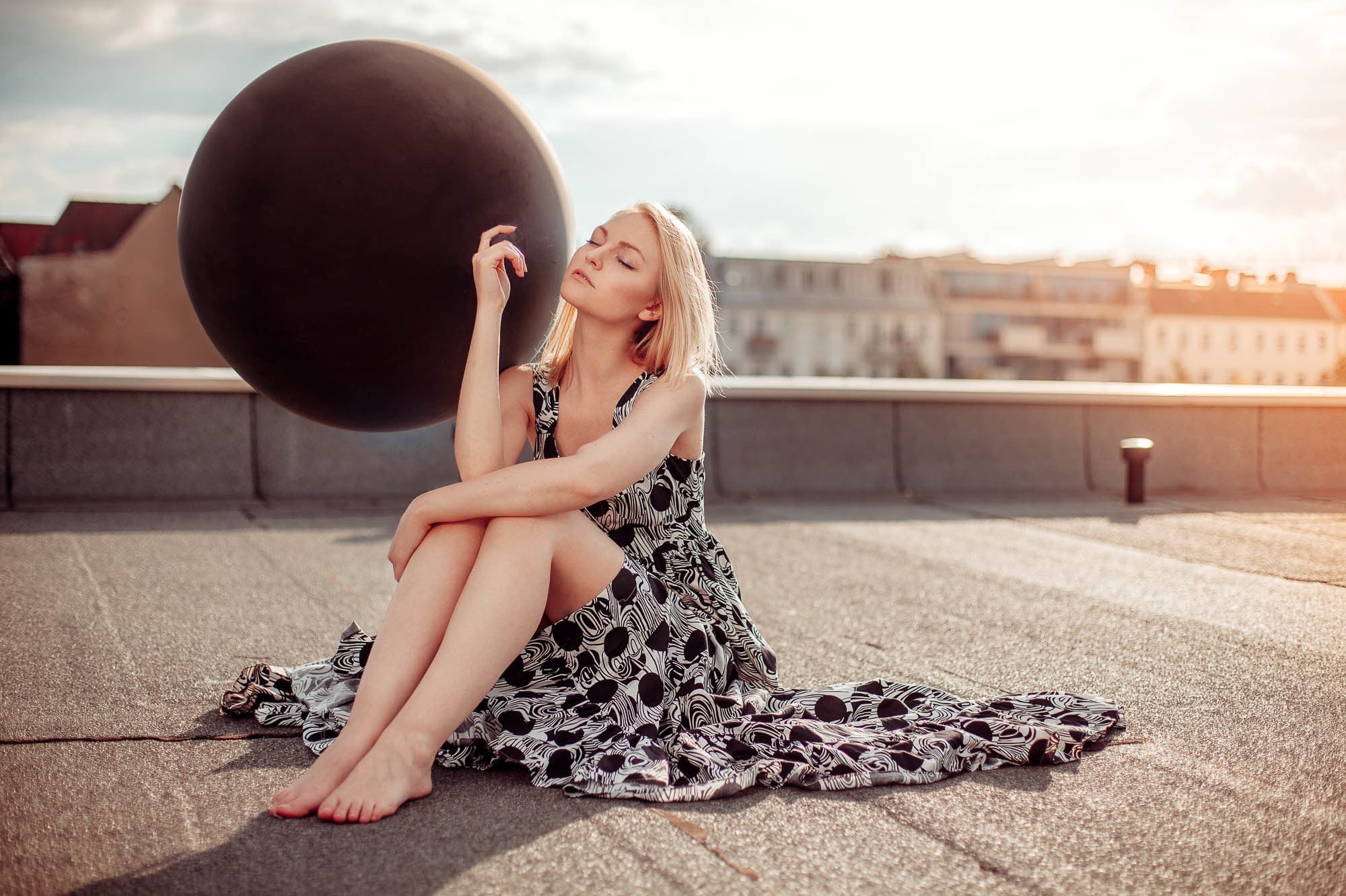 dress, outdoors, beauty, sitting, beautiful people, sunlight, blonde, adult, happiness, hairstyle, city, full length, nature, rooftops, one person, hair, HD Wallpaper