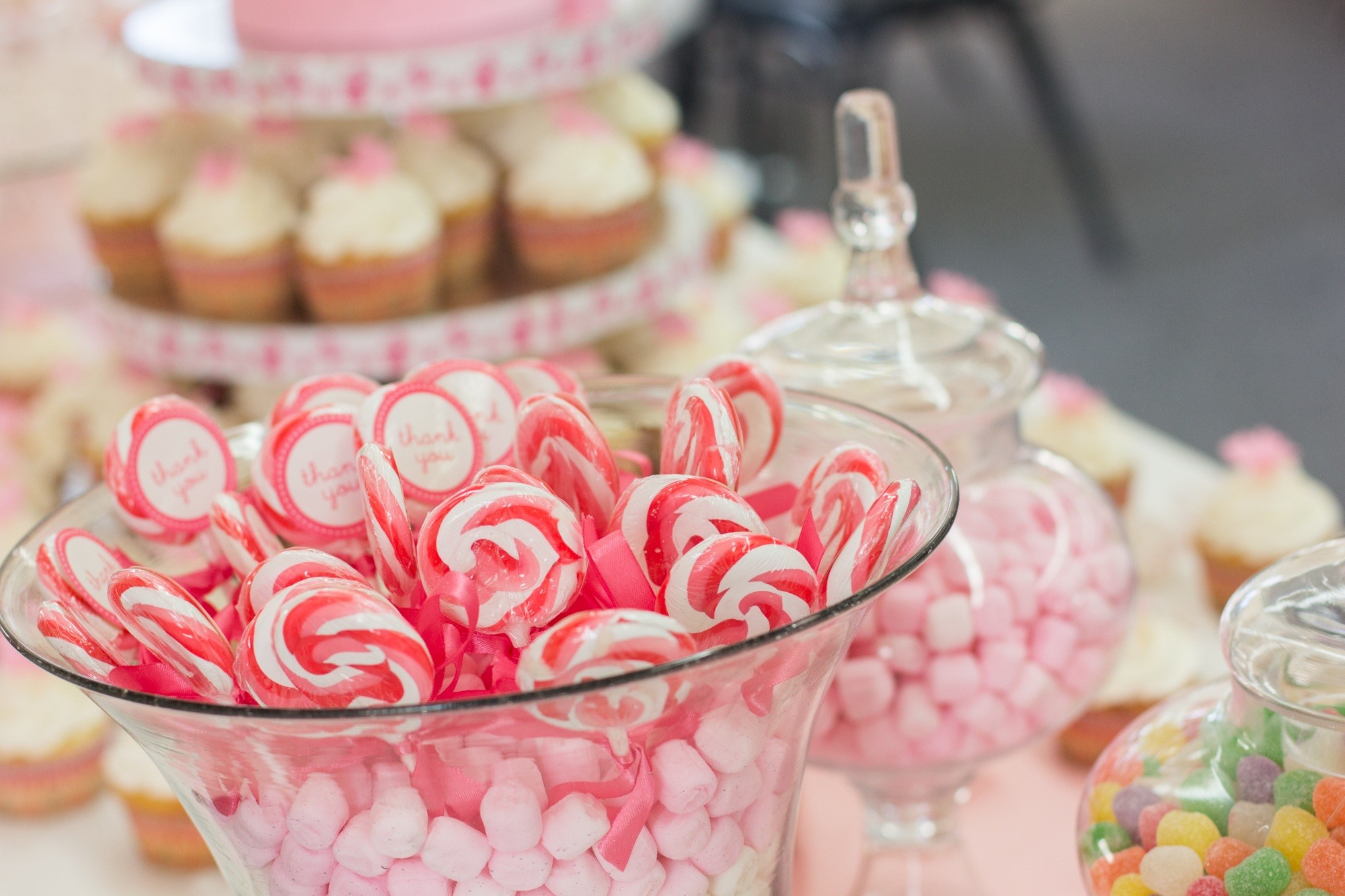 bears, birthday, bar, pink Color, berry, unhealthy eating, baked, cupcake, ready-to-eat, fancy, pop, choice, temptation, close-up, floral pattern, no people, HD Wallpaper