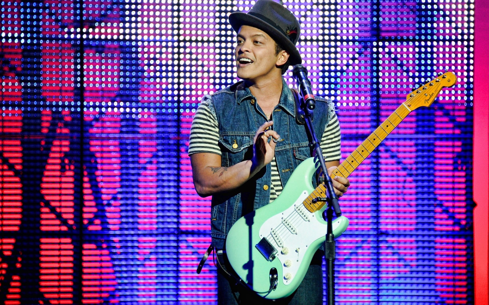 live, concert, mars, colors, 1080P, guitar, bruno, music, HD Wallpaper