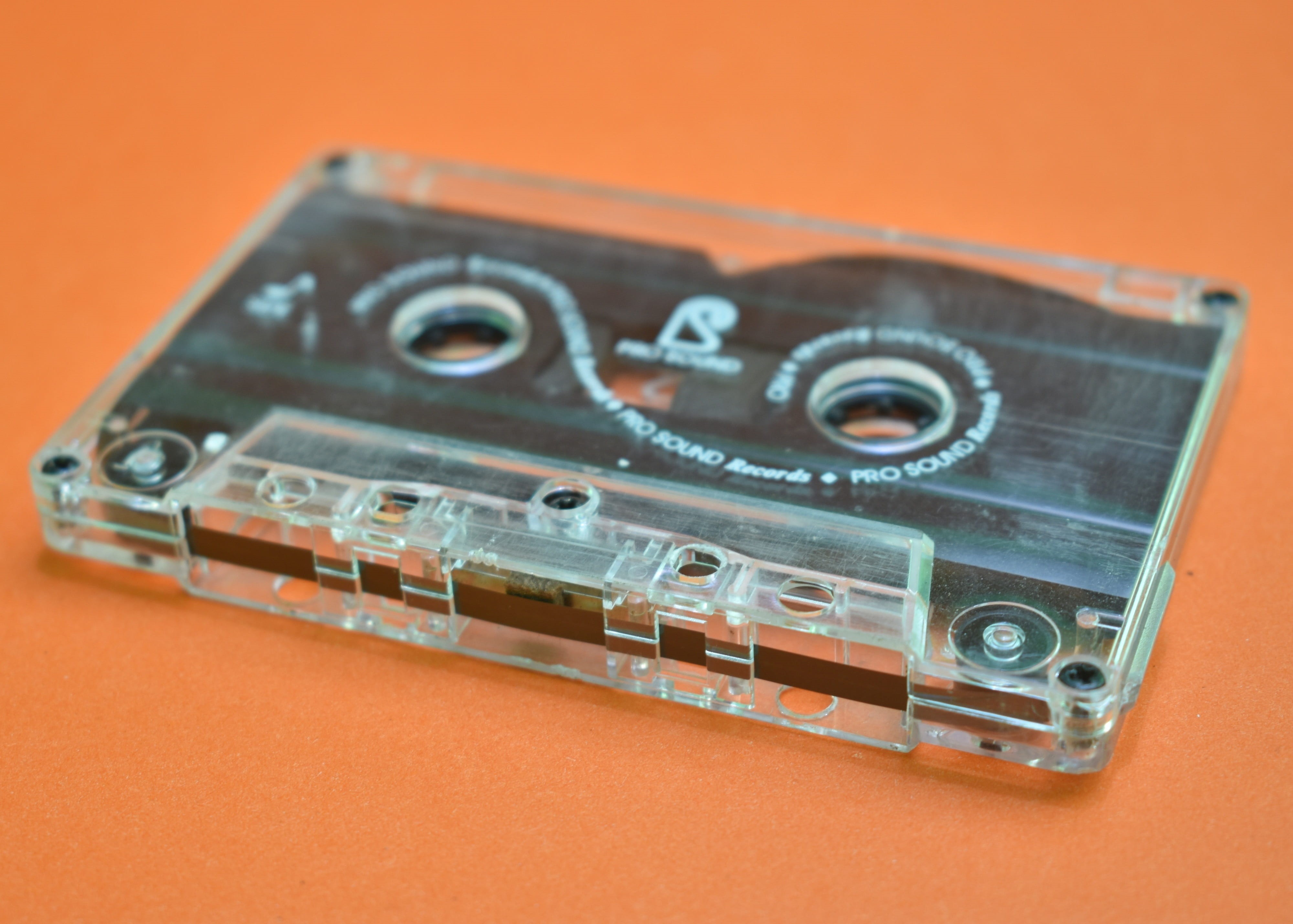 studio shot, technology, clear, 4K, nostalgia, equipment, connection, 80s, old, single object, history, colored background, obsolete, recording, vintage, HD Wallpaper