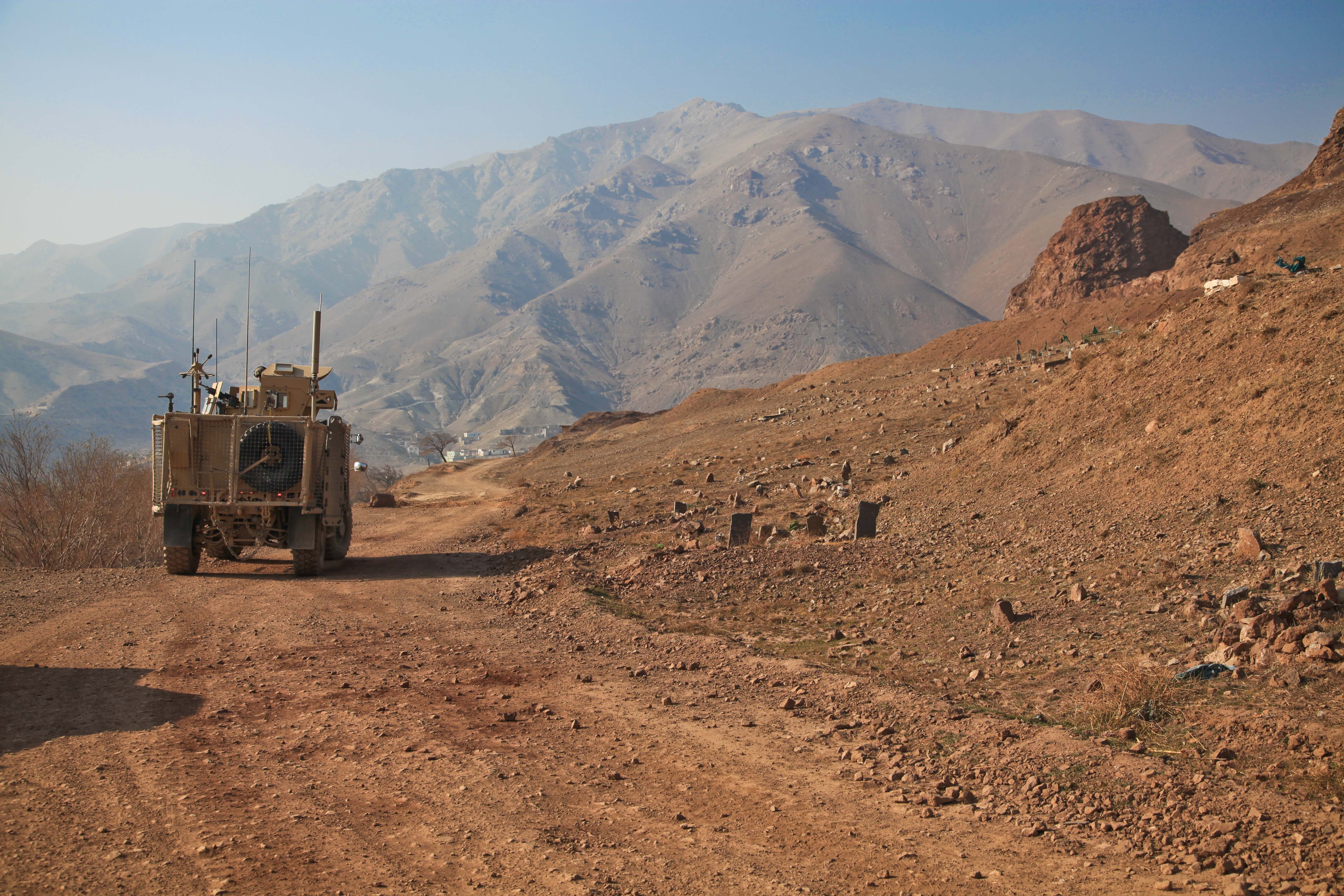 environment, mode of transportation, convoy, formation, humvee, land vehicle, mountains, sky, no people, day, armored, transportation, 5K, sand, desert, HD Wallpaper