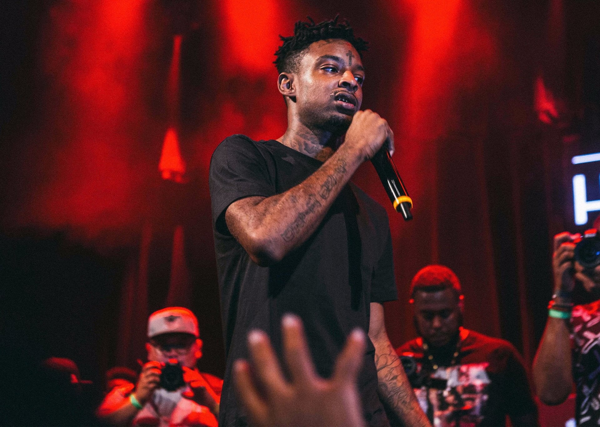 nightlife, musician, young men, performance, night, Singers, artist, young adult, stage, enjoyment, 21 Savage, input device, stage - performance space, HD Wallpaper