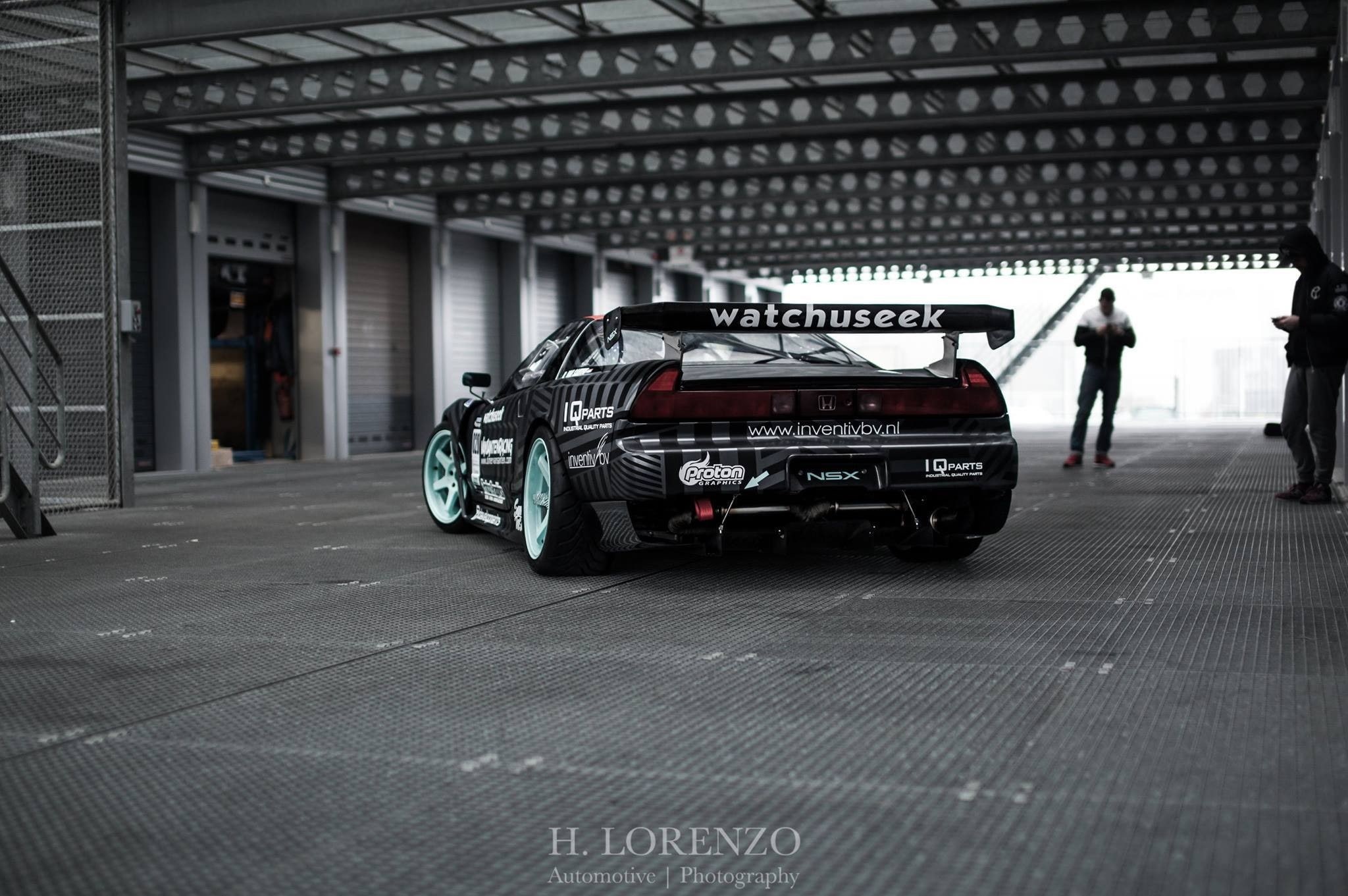 motor vehicle, car, Honda NSX, built structure, real people, acura, building exterior, men, Honda, day, Acura NSX, city, incidental people, travel, stationary, HD Wallpaper
