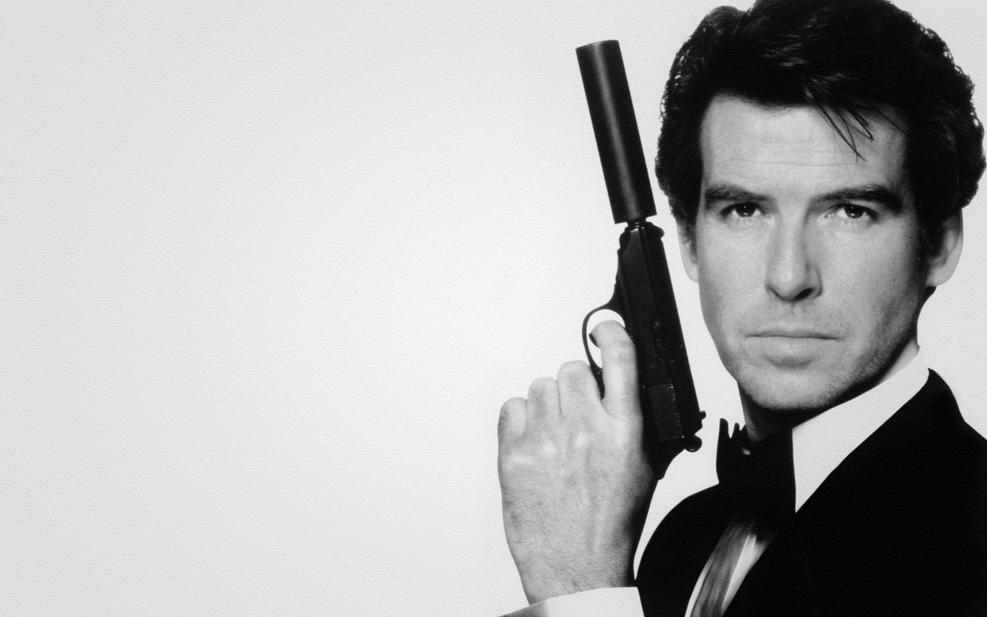 black, mena, agent, 1080P, weapons, james, 007, bond, brosnan, pistol, pierce, guns, white, males, HD Wallpaper