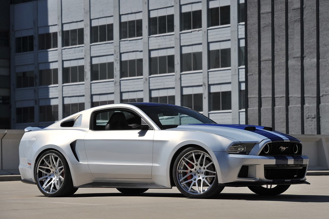 street, Ford Mustang, mustang, built structure, city, motor vehicle, building, 720P, architecture, road, Ford, modern, silver cars, luxury, car, land vehicle, HD Wallpaper