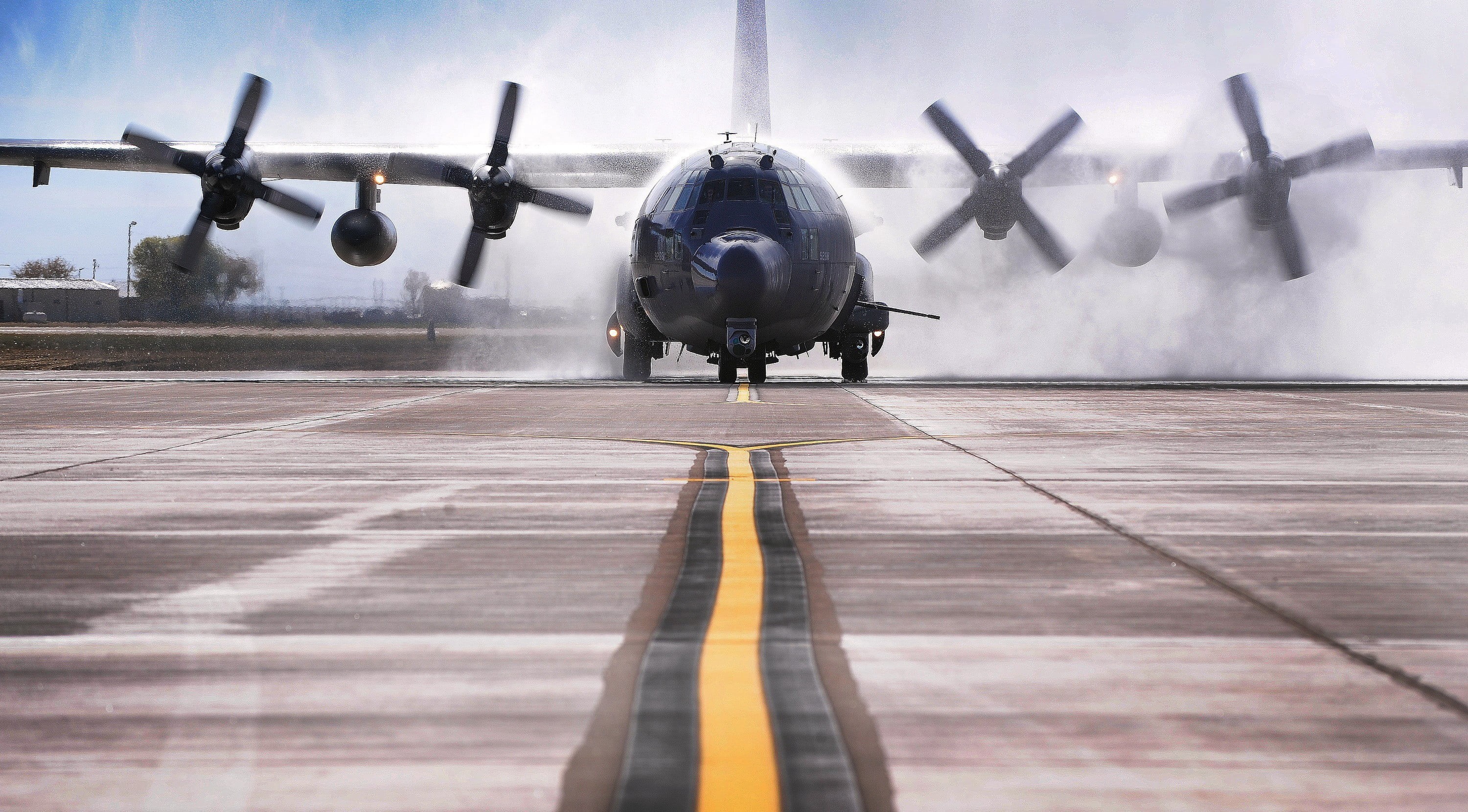 plane, military airplane, fighter plane, flying, landing - touching down, Lockheed C-130 Hercules, sky, aircraft, leaving, government, aerospace industry, HD Wallpaper