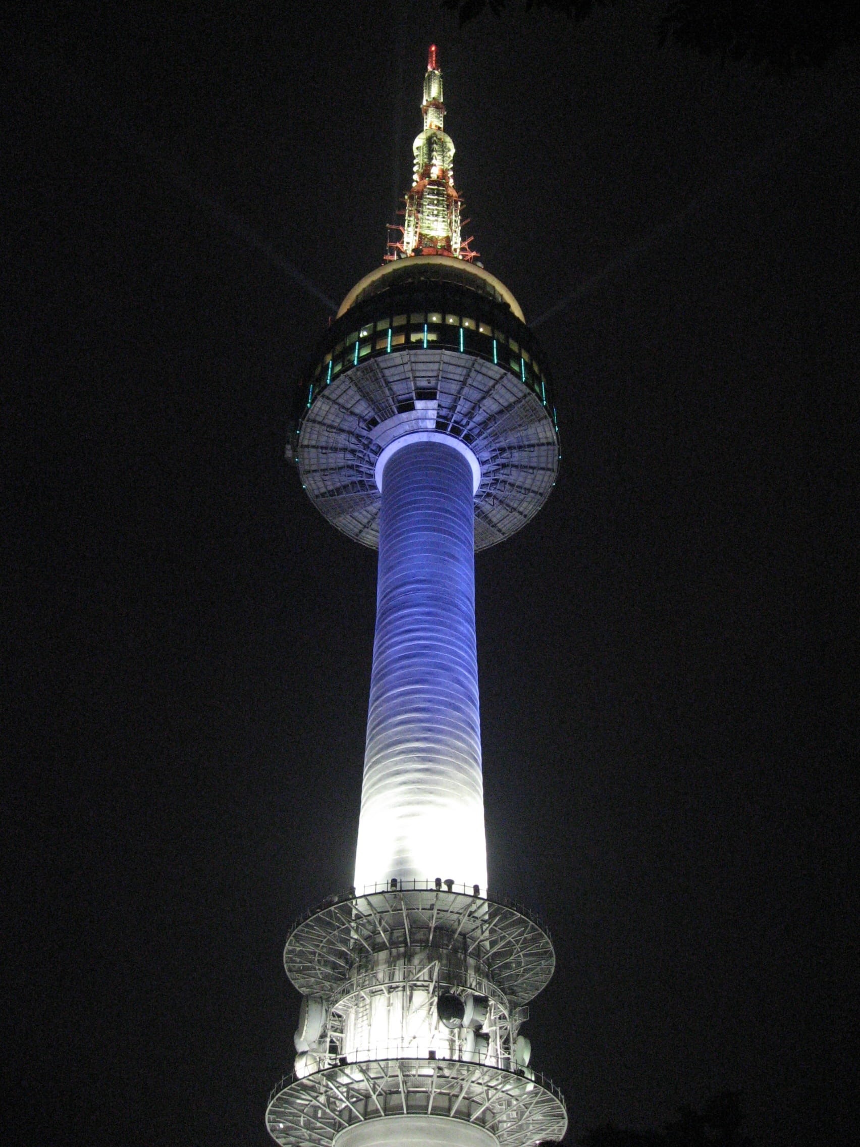 office building exterior, architectural column, night, building exterior, copy space, clear sky, nature, seoul tower, low angle view, party bucket, illuminated, Phone HD Wallpaper
