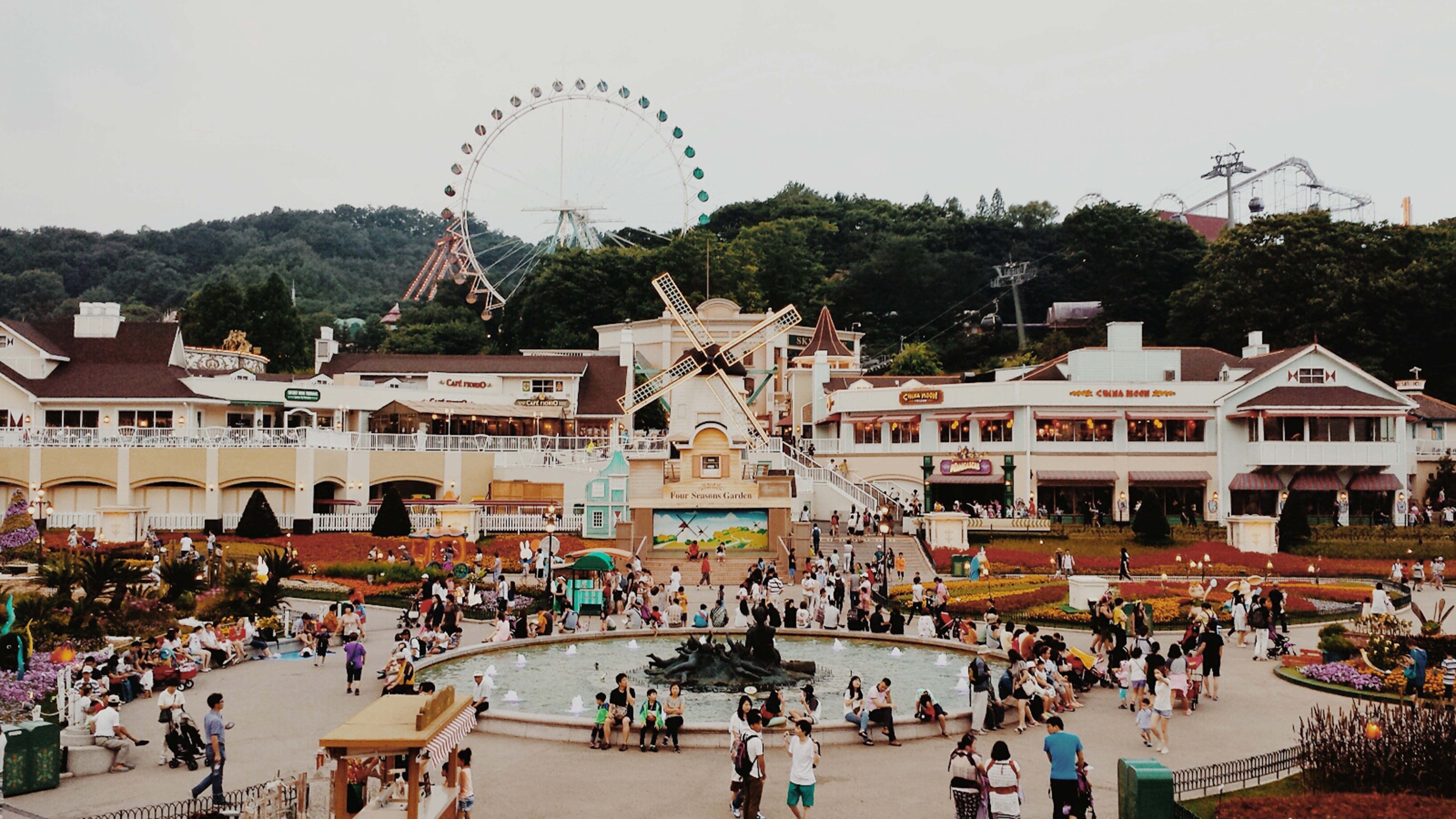 built structure, amusement park, tourism, men, arts culture and entertainment, large group of people, real people, travel, sky, building exterior, tree, HD Wallpaper