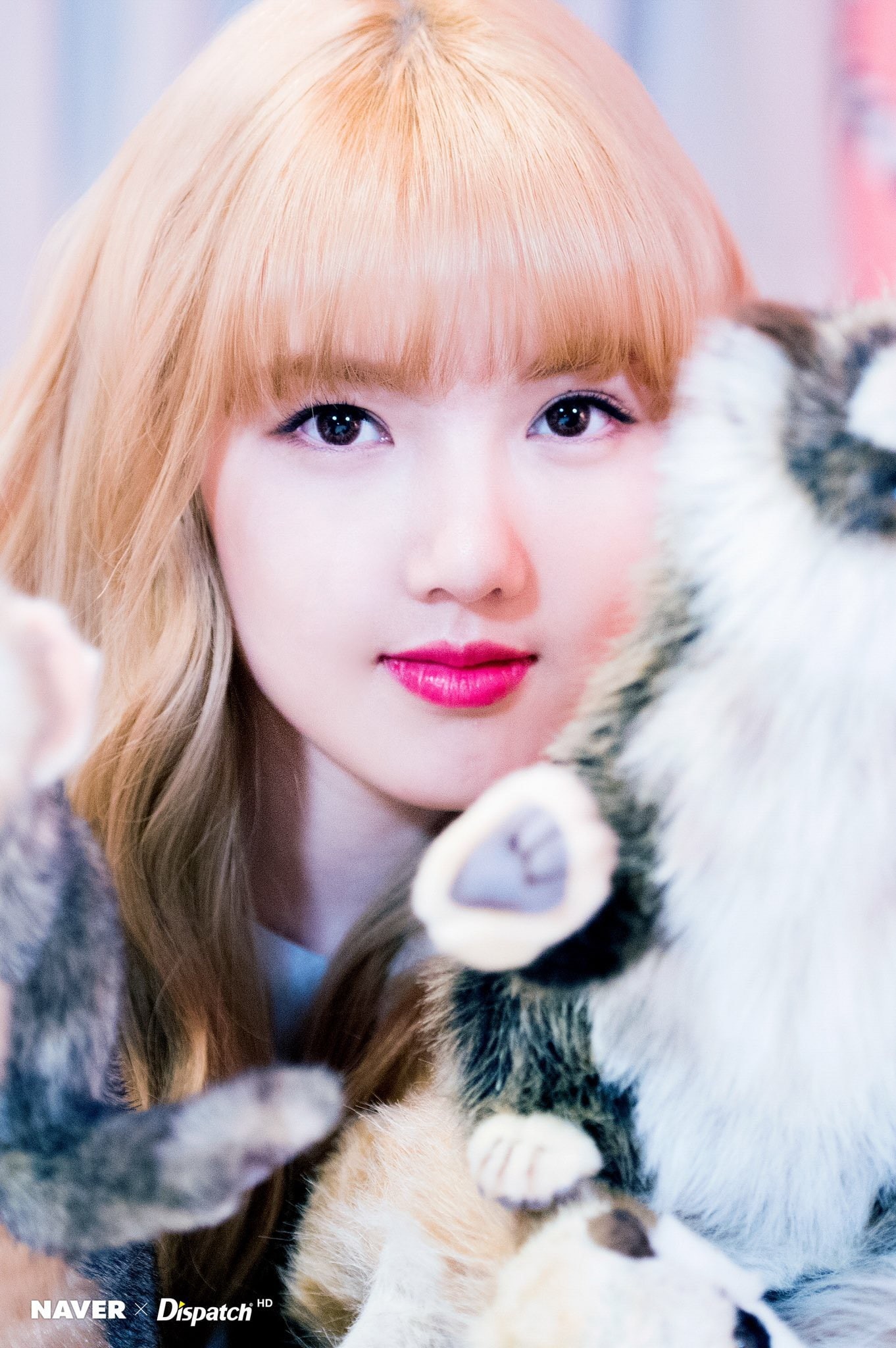 Yerin, South Korea, bangs, cold temperature, headshot, adult, 1080P, musician, blond hair, one person, fur, warm clothing, small, dancer, winter, SinB, Phone HD Wallpaper