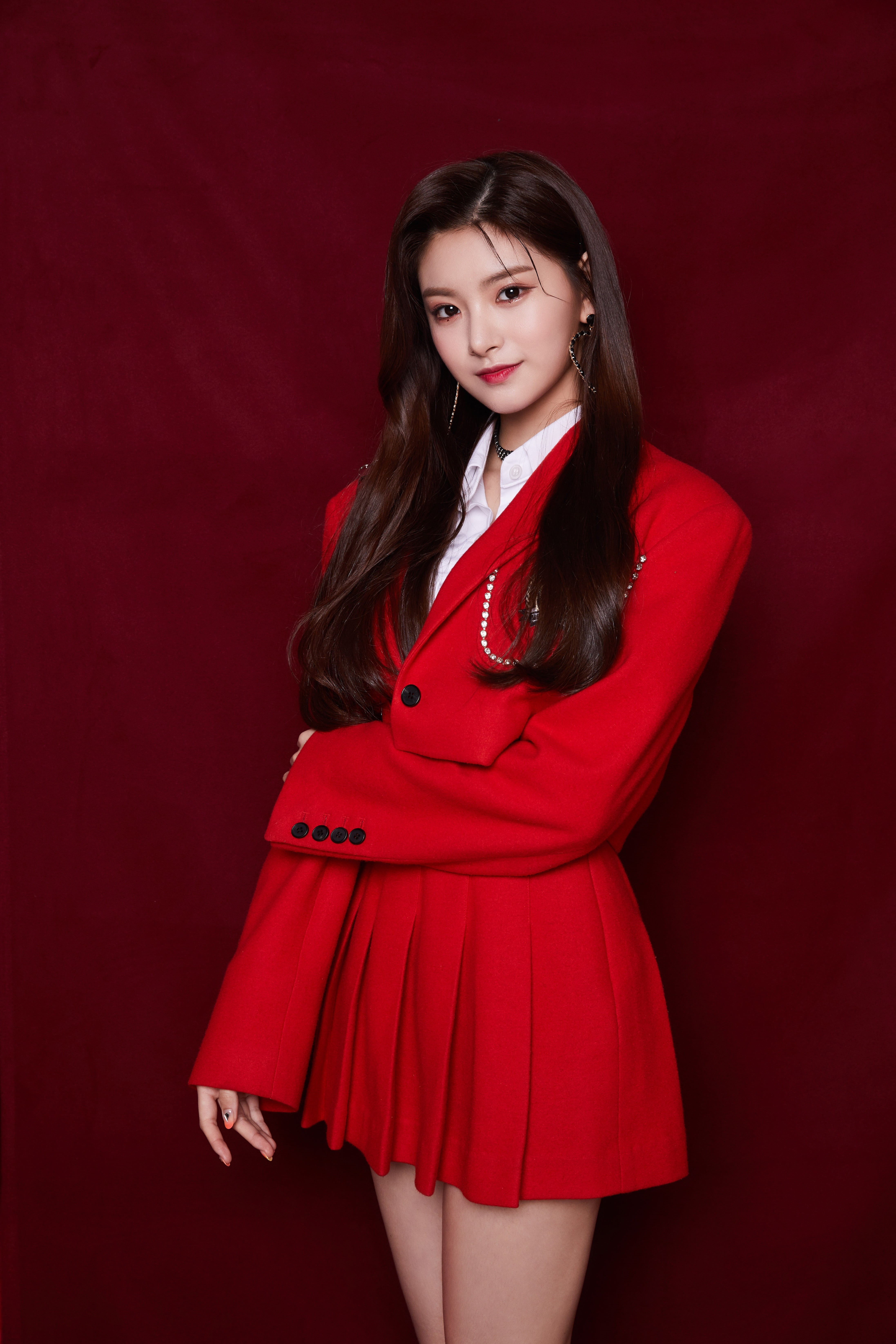 EVERGLOW, K-pop, Wang Yiren, 5K, Phone HD Wallpaper