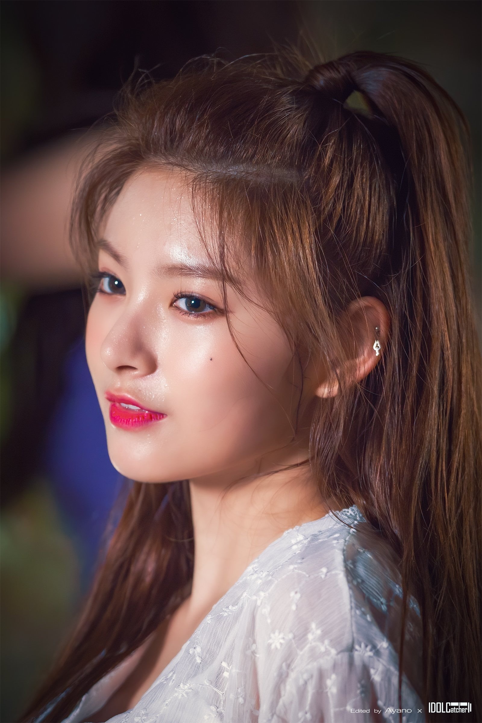 EVERGLOW, K-pop, Wang Yiren, 1080P, Phone HD Wallpaper