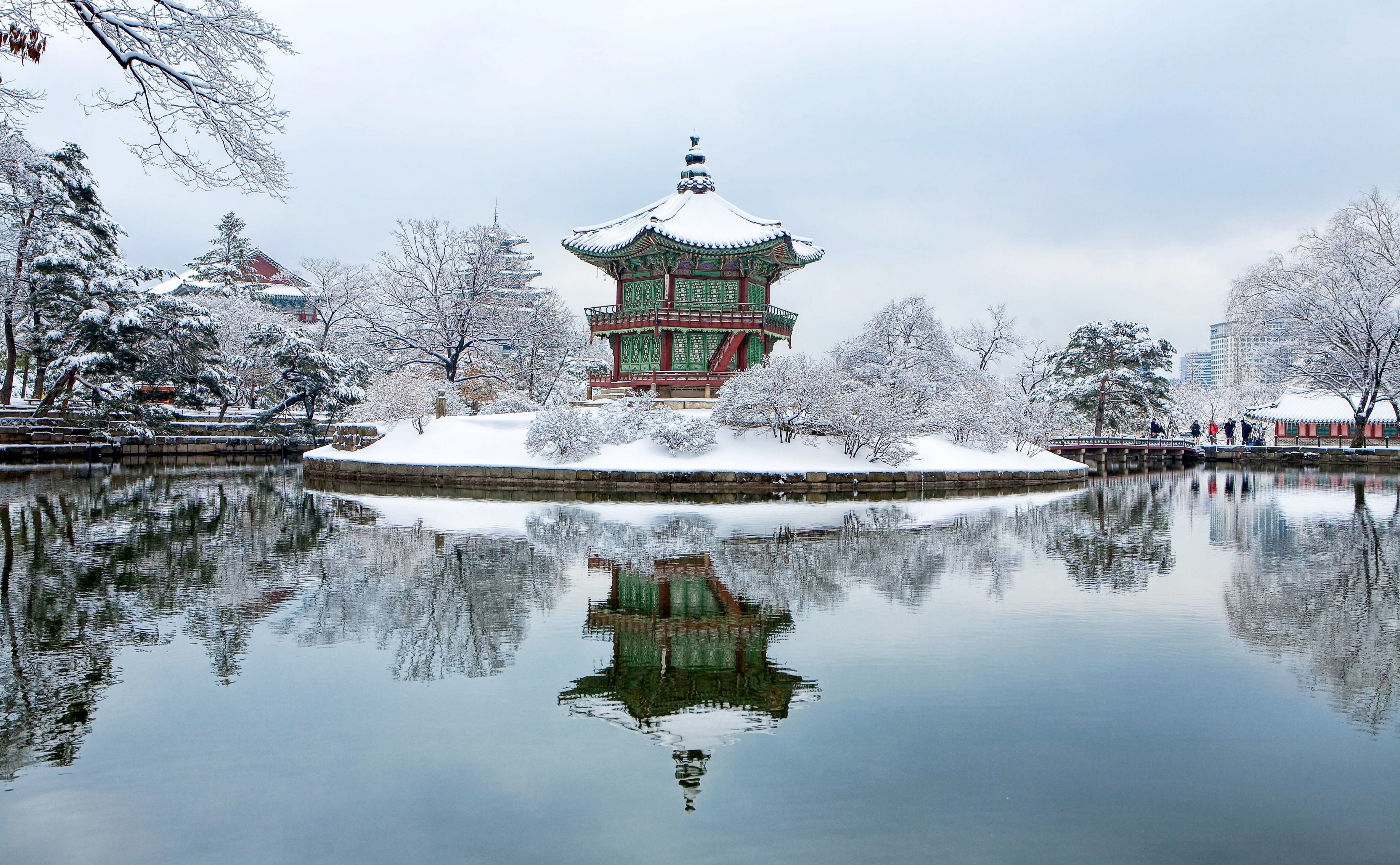cold temperature, building exterior, hd, built structure, Snow, GyeongbokgungPalace, reflection, sky, Construction, Winter, south, plant, Asia, Cloud, Gyeongbokgung, HD Wallpaper