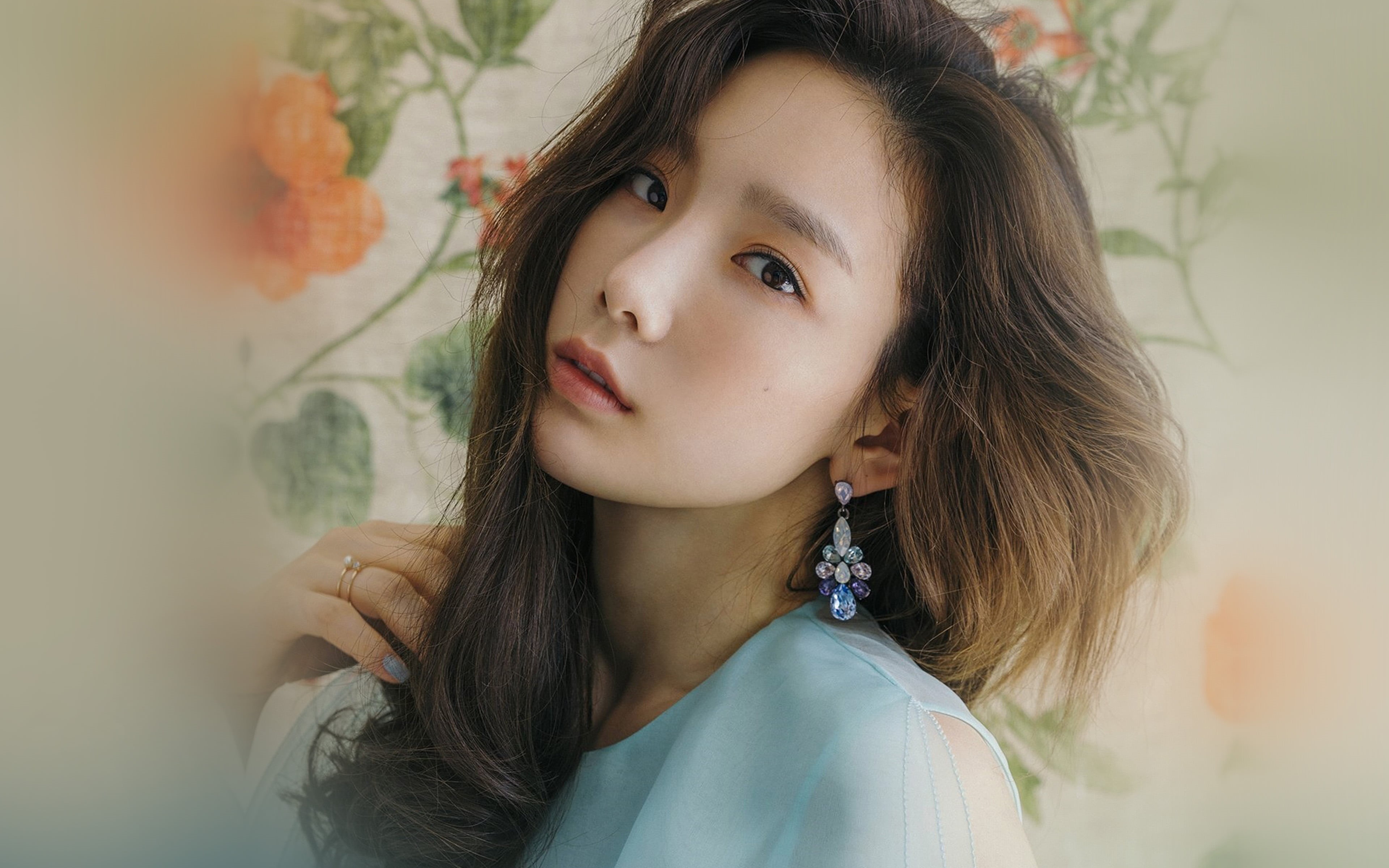 headshot, 4K, long hair, women, hair, leisure activity, teenager, casual clothing, beautiful woman, kpop, females, front view, taeyeon, girls, lifestyles, HD Wallpaper