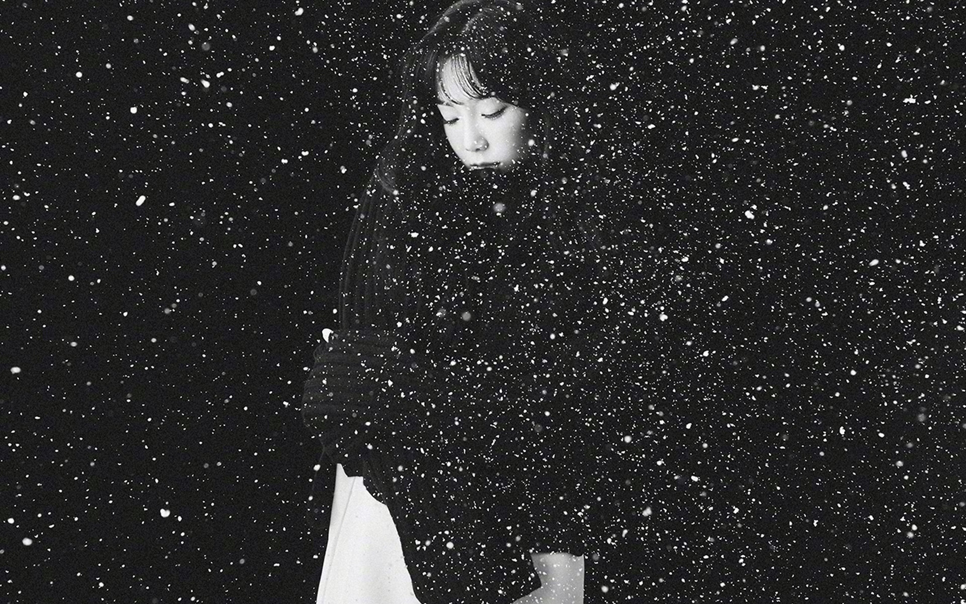 girl, domestic, digital composite, one animal, feline, domestic animals, bw, taeyeon, one person, cat, vertebrate, snsd, domestic cat, space, black, kpop, HD Wallpaper