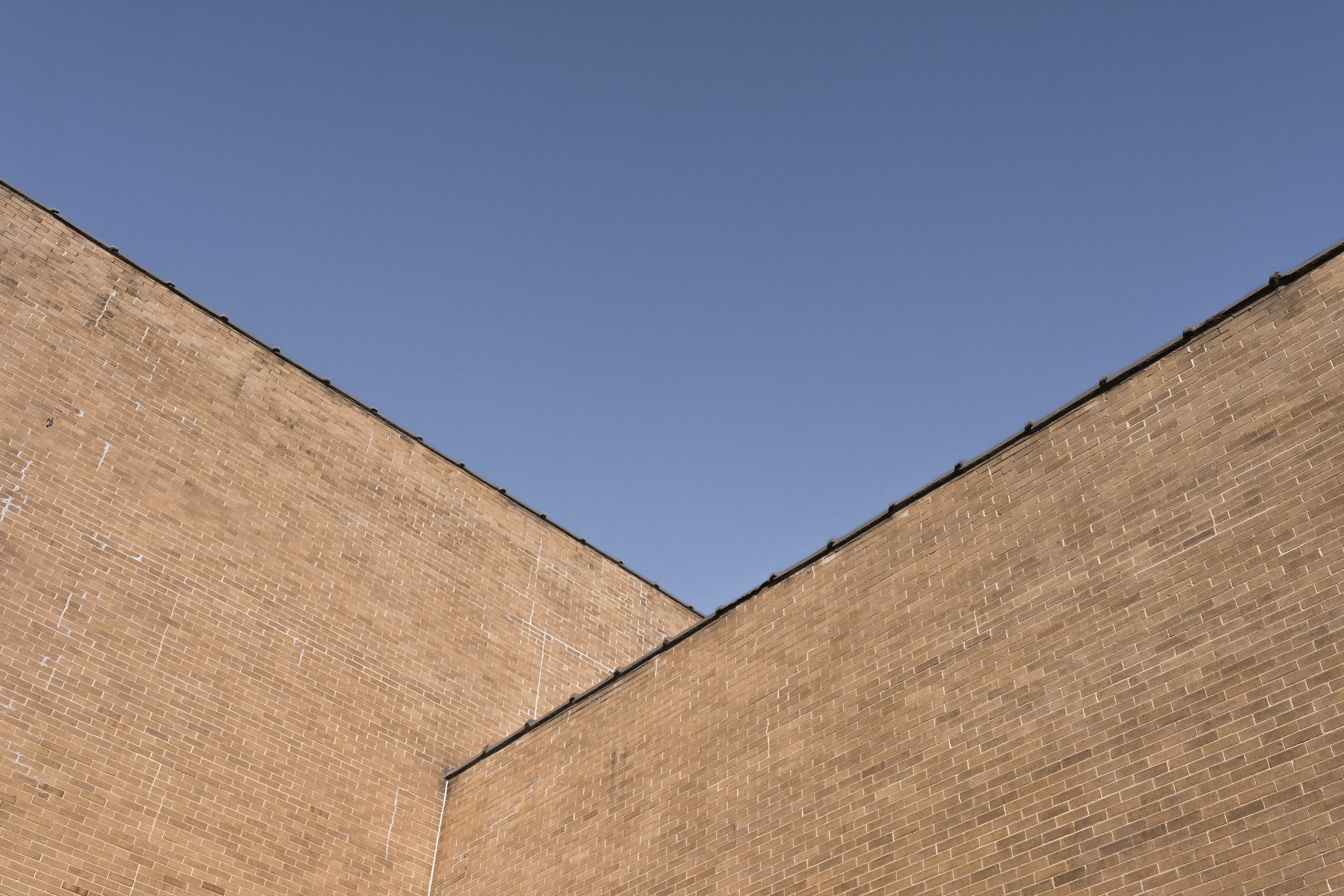 blue, minimal, brown, wall, low angle view, architecture, building, no people, built Structure, urban, nature, landscape, building Exterior, copy space, HD Wallpaper