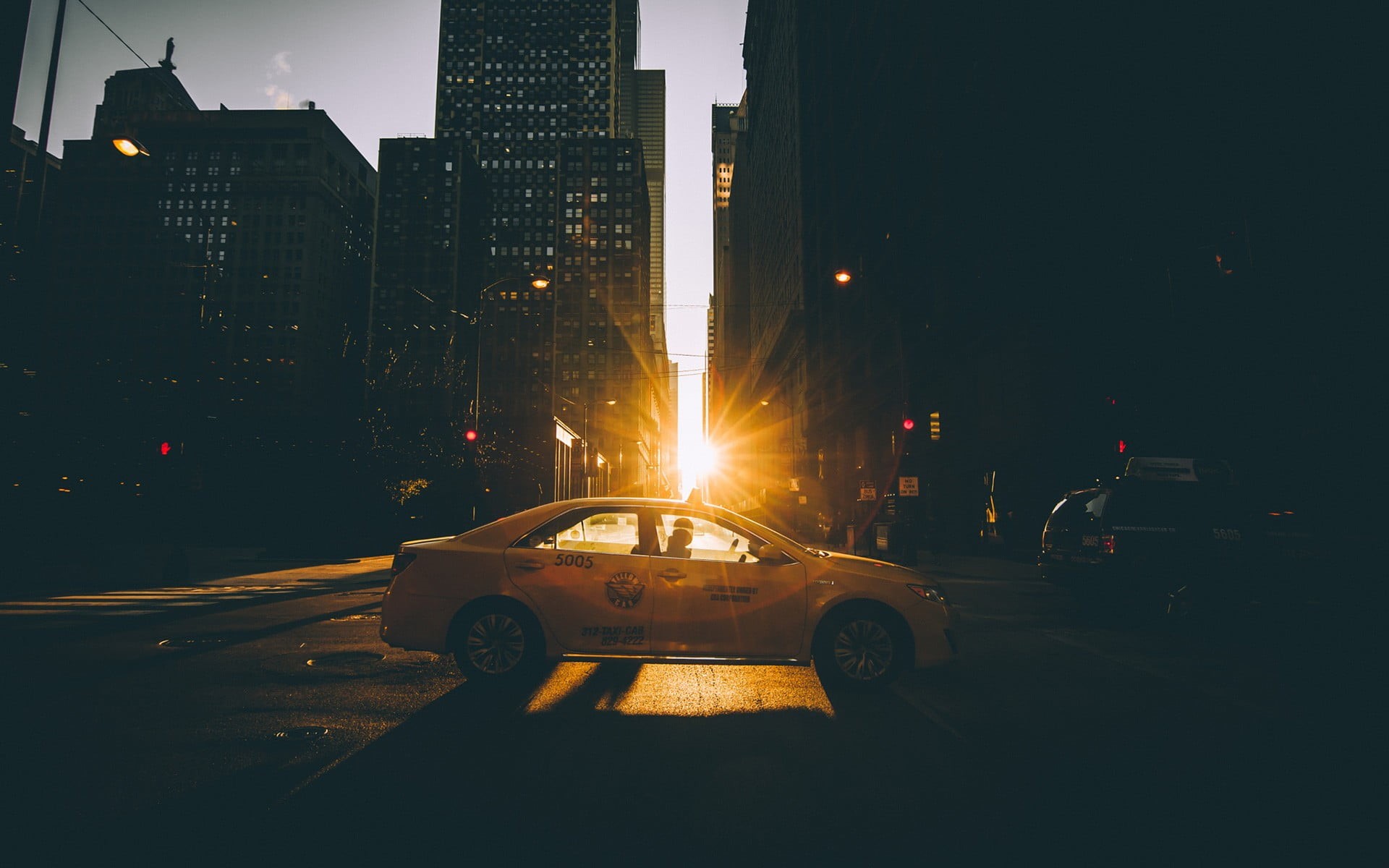 lens flare, mode of transportation, illuminated, sunlight, architecture, street, transportation, computer, traffic, nature, 1080P, car, motor vehicle, HD Wallpaper