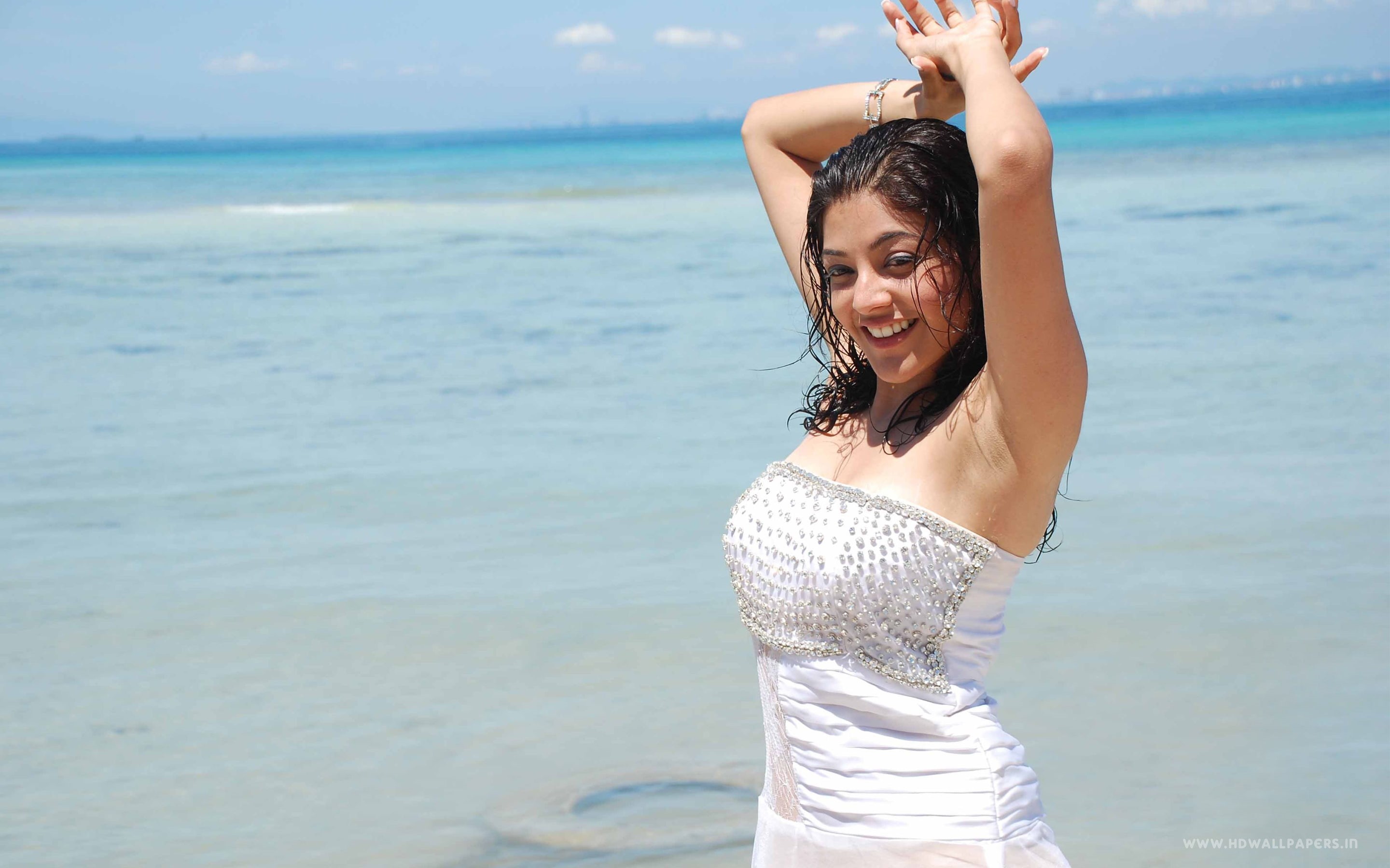 hair, hairstyle, looking at camera, horizon over water, standing, Actress, young women, one person, beautiful woman, leisure activity, land, 2K, water, HD Wallpaper