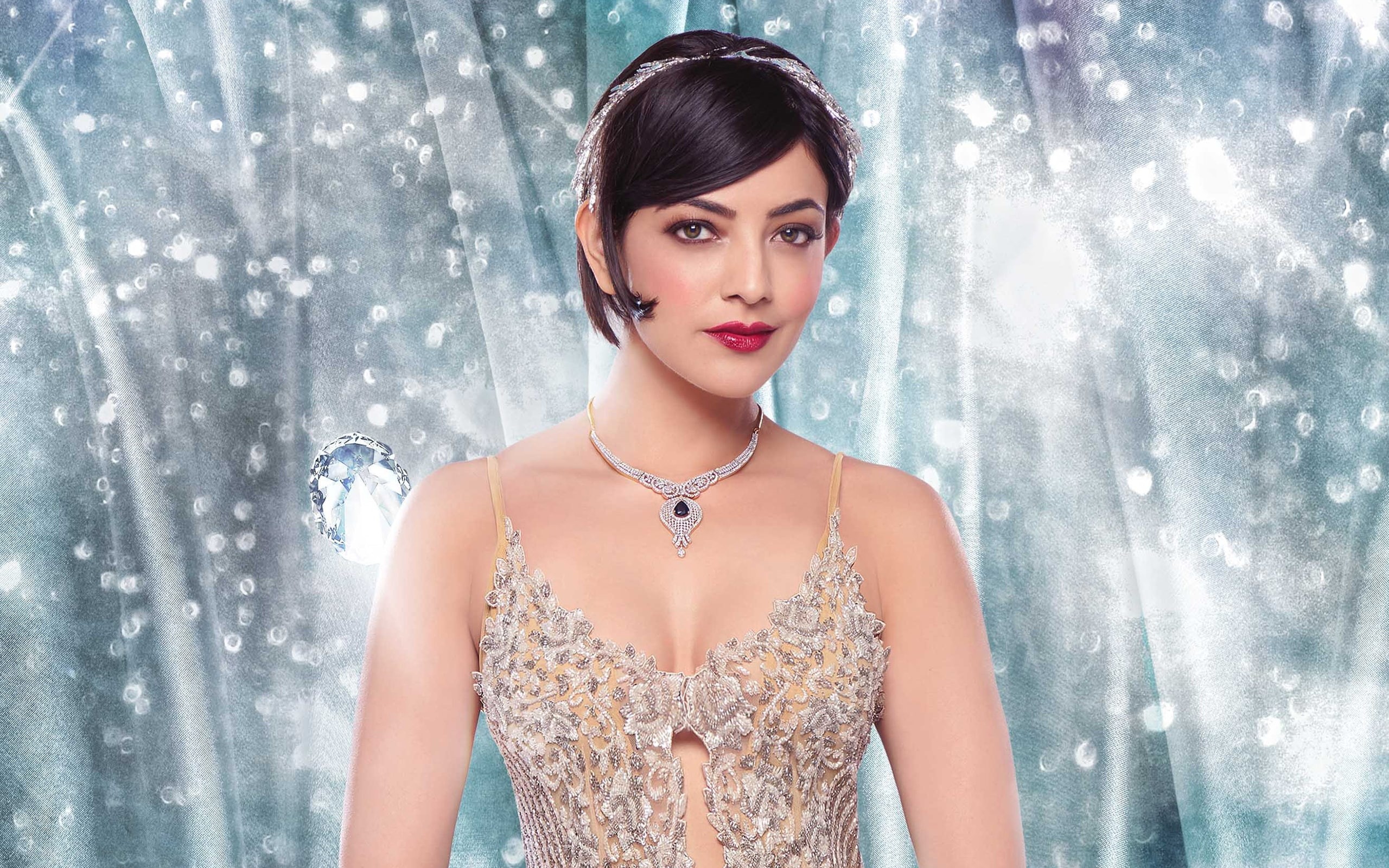 2018, portrait, necklace, waist up, standing, looking at camera, front view, adult, indoors, Aggarwal, Hot, beautiful woman, hairstyle, one person, women, HD Wallpaper