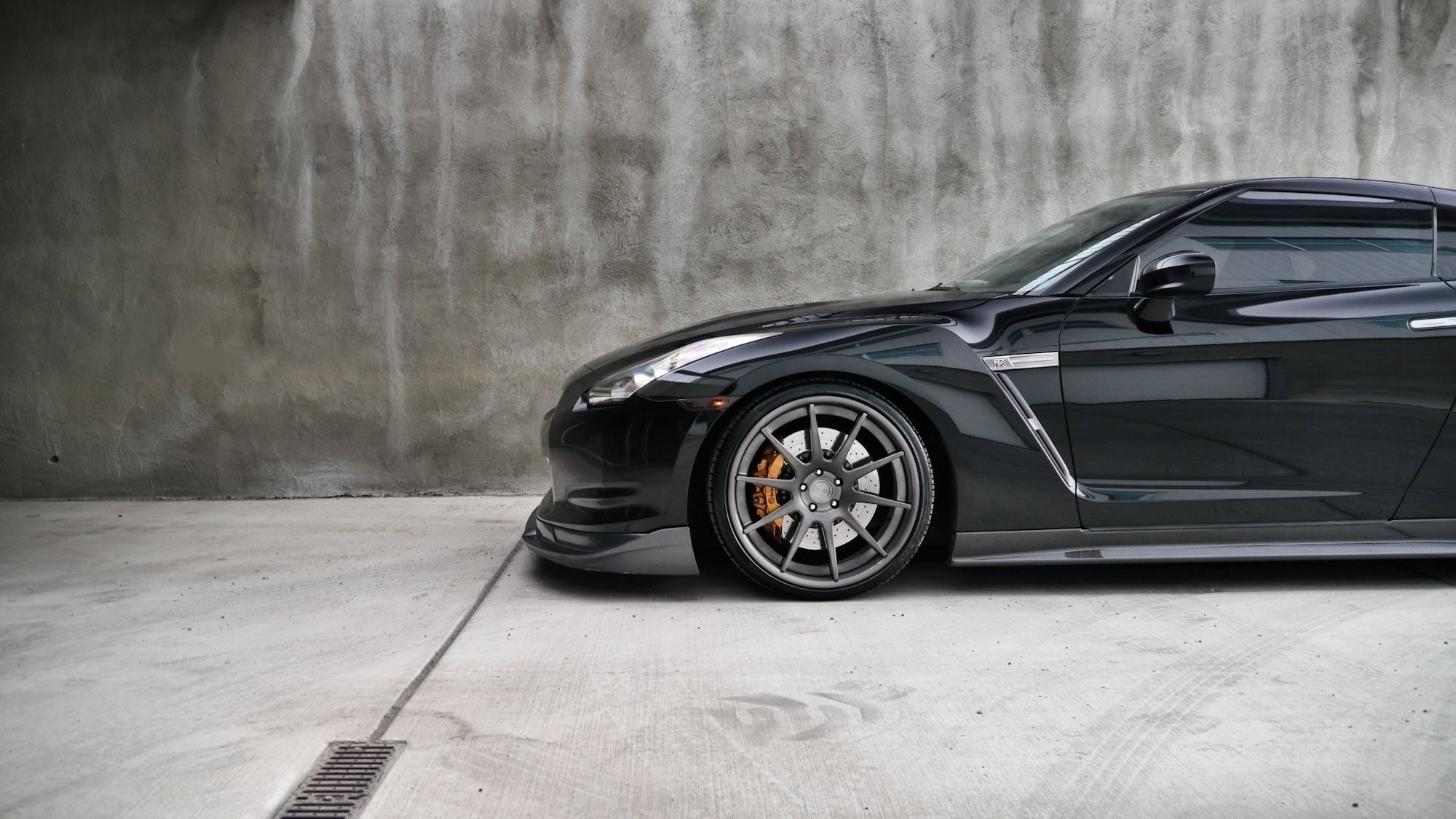 concrete, new, transportation, status Car, gtr, no People, supercar, wealth, side View, performance, wall - building feature, ferrari, technology, nissan, HD Wallpaper