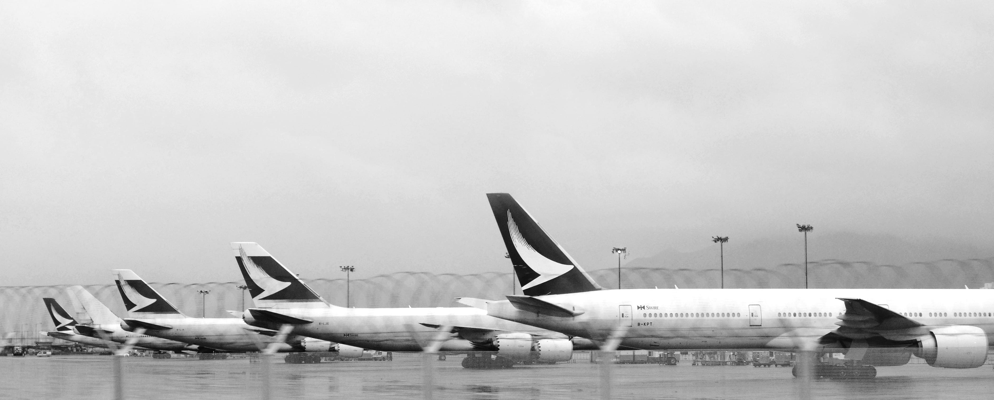 blacknwhite, hongkong, nature, swoosh, copy space, planes, transportation, parked, aeroplane, air force, day, airlines, airplanes, water, cathay, on the move, HD Wallpaper