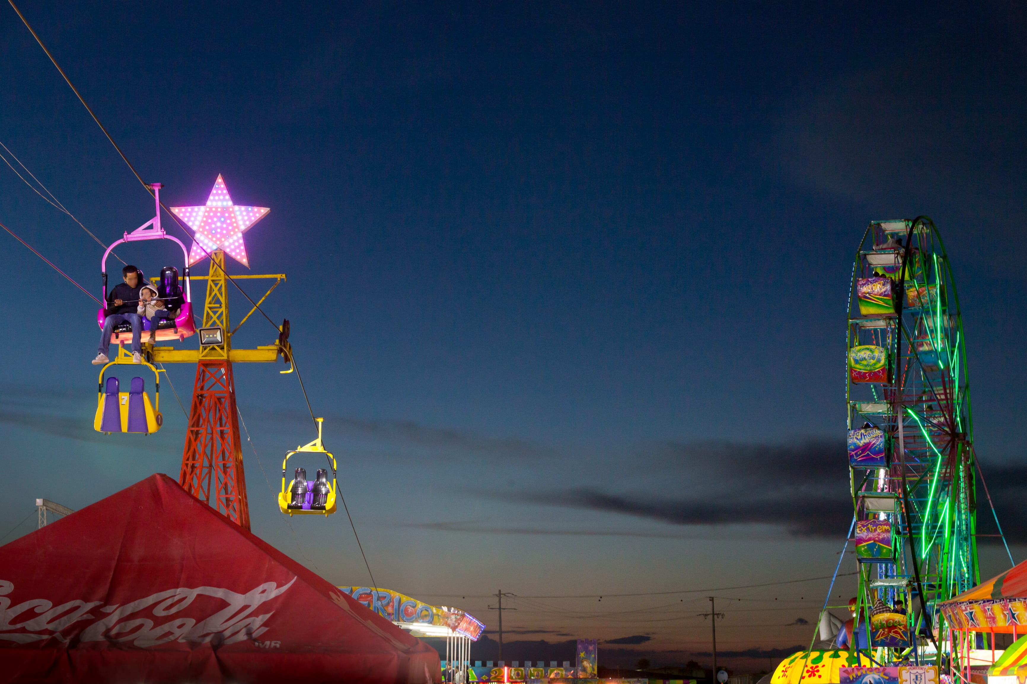 motion, outdoors, nightlights, mexico, multi colored, family, ferris wheel, sky, amusement park, building exterior, night, carnival, low angle view, illuminated, HD Wallpaper