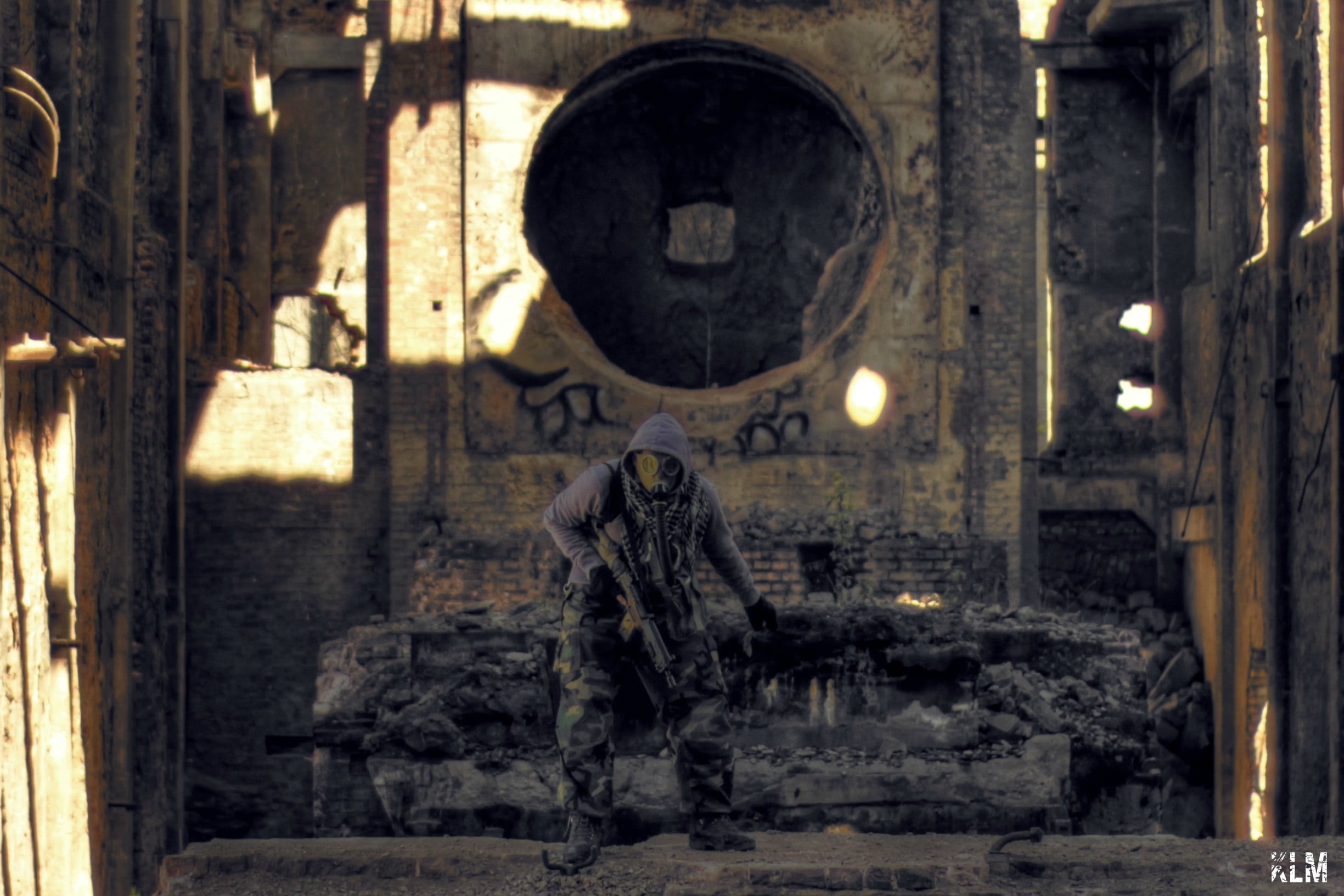 front view, building, 1080P, graffiti, brown, day, three quarter length, art and craft, gas masks, indoors, obscured face, communication, architecture, HD Wallpaper