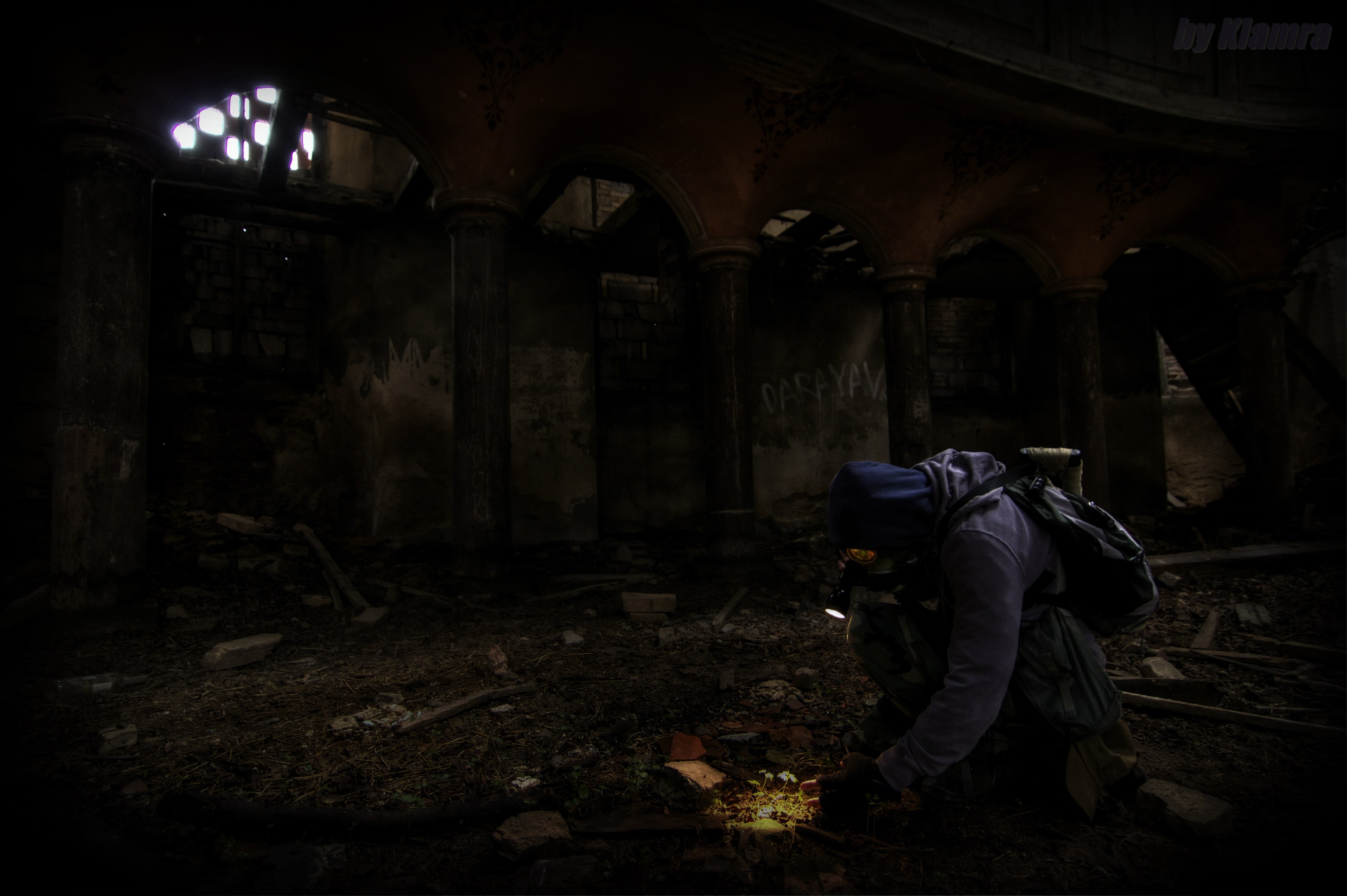 day, built structure, old, real people, side view, building, one person, lifestyles, ruined, standing, postapokalypse, gas masks, run-down, full length, HD Wallpaper