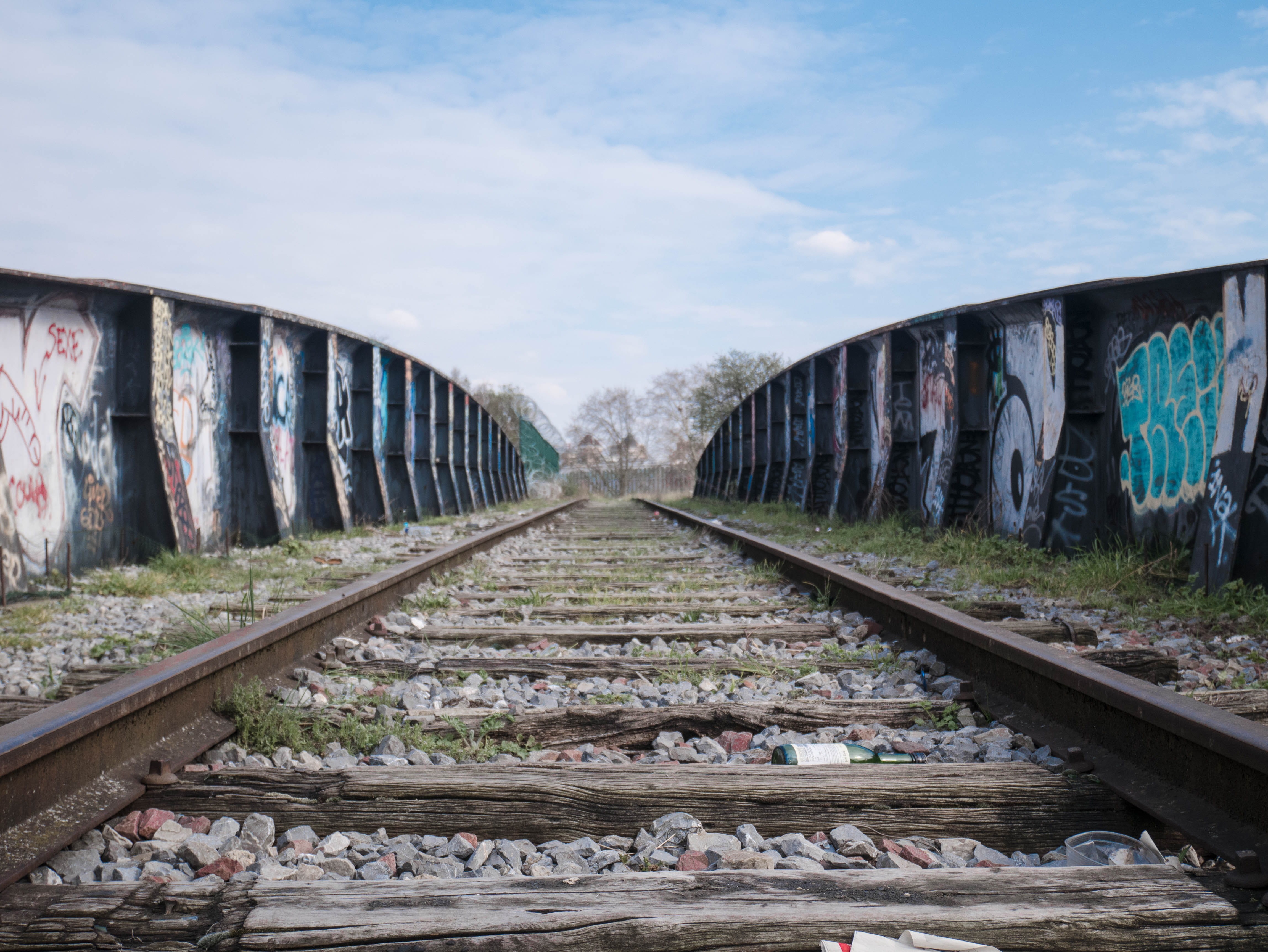 bridge, surface level, street, rail transportation, france, long, the way forward, diminishing perspective, 4K, gravel, rails, urban exploration, transportation, HD Wallpaper