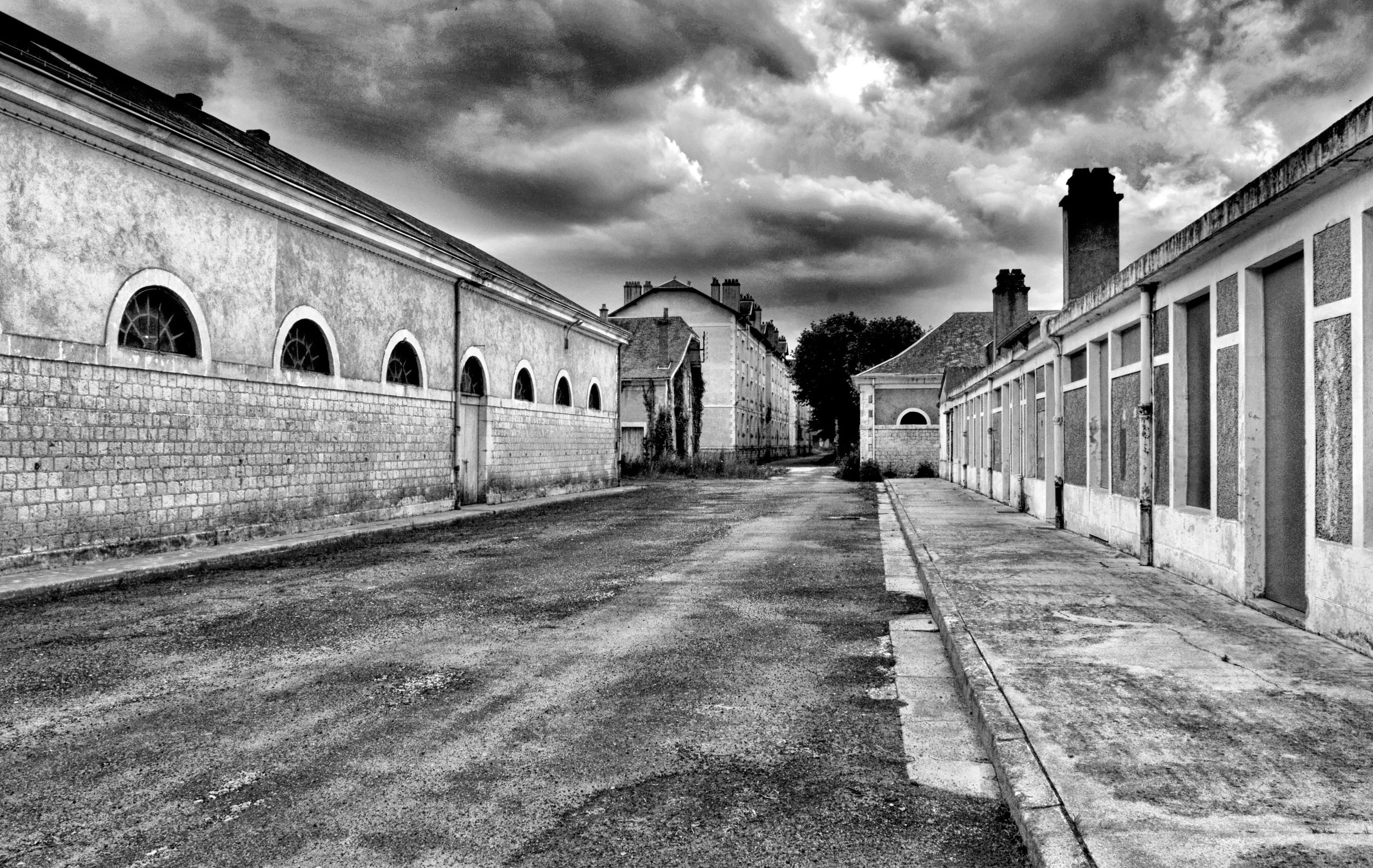 mode of transportation, cloud - sky, built structure, the way forward, building exterior, city, street, arch, batîment ancien, day, building, architecture, HD Wallpaper