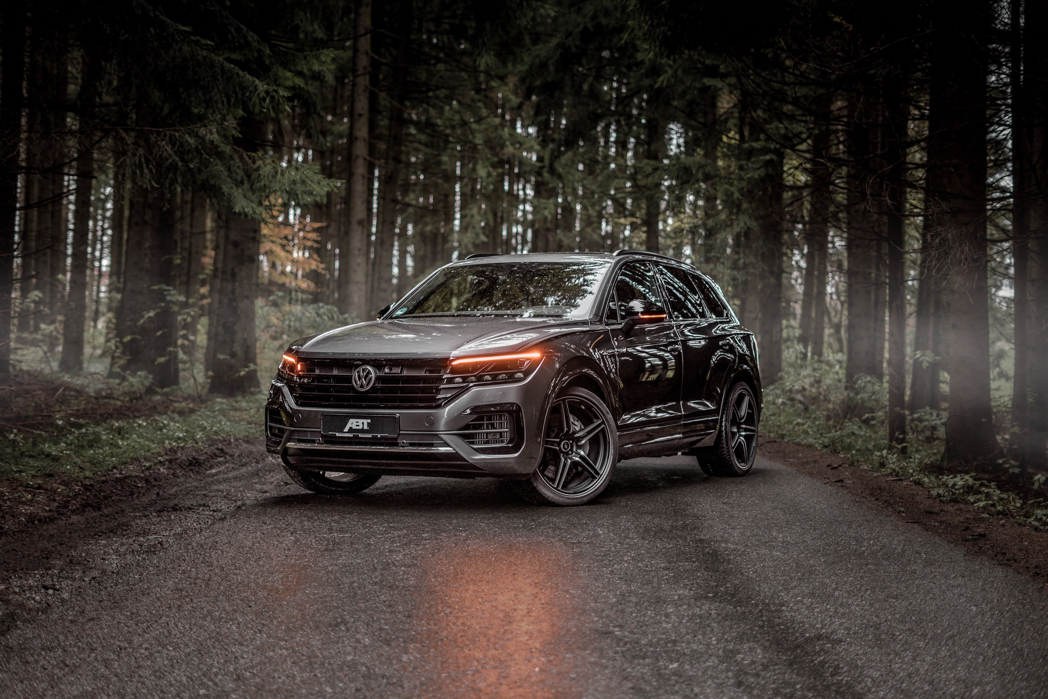 Luxury Car, Volkswagen, SUV, Vehicle, Car, Volkswagen Touareg R-Line, Silver Car, 2K, HD Wallpaper