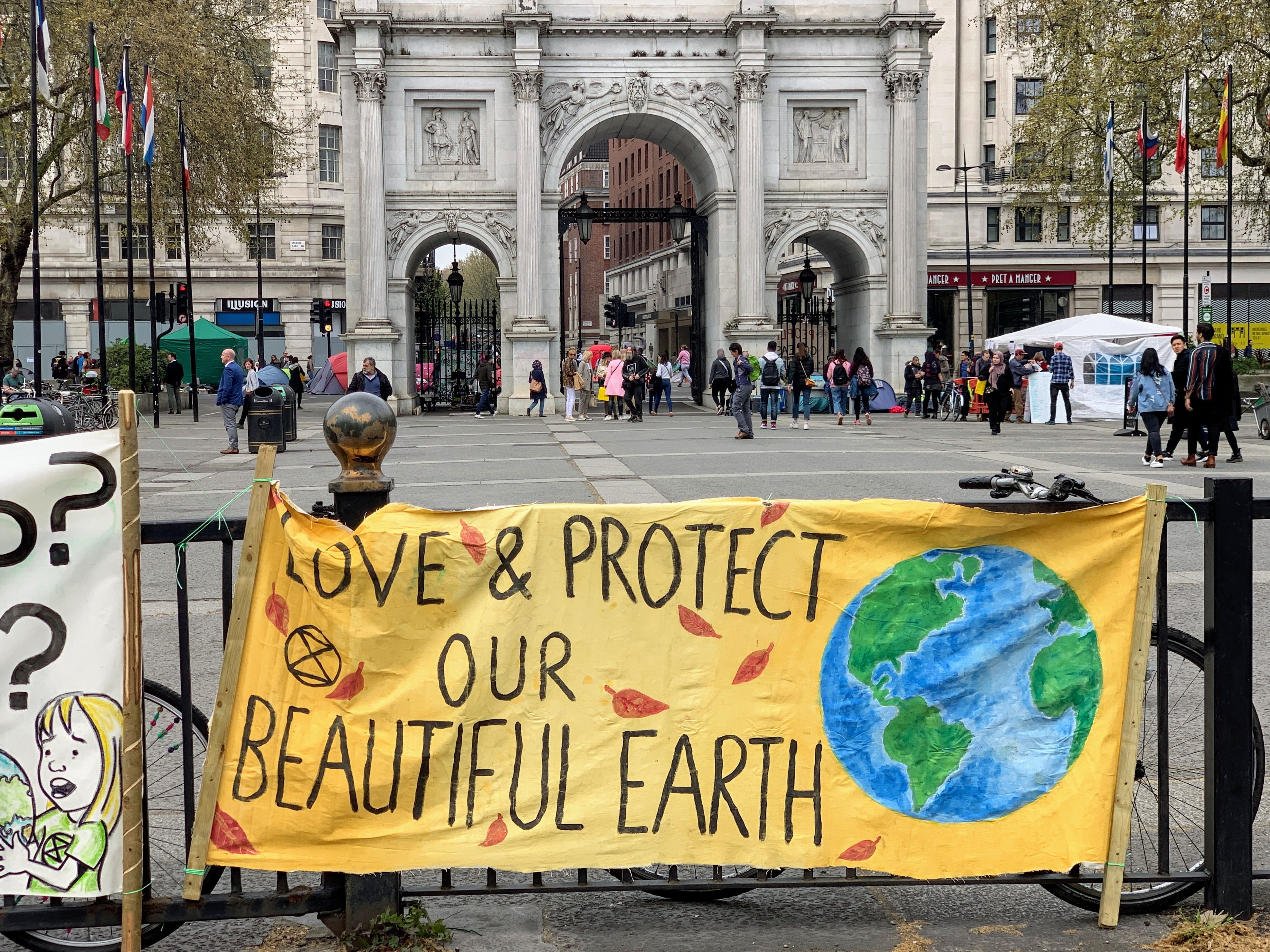 communication, town, architecture, protect, group of people, climate change, downtown, women, real people, incidental people, day, person, marble arch, HD Wallpaper