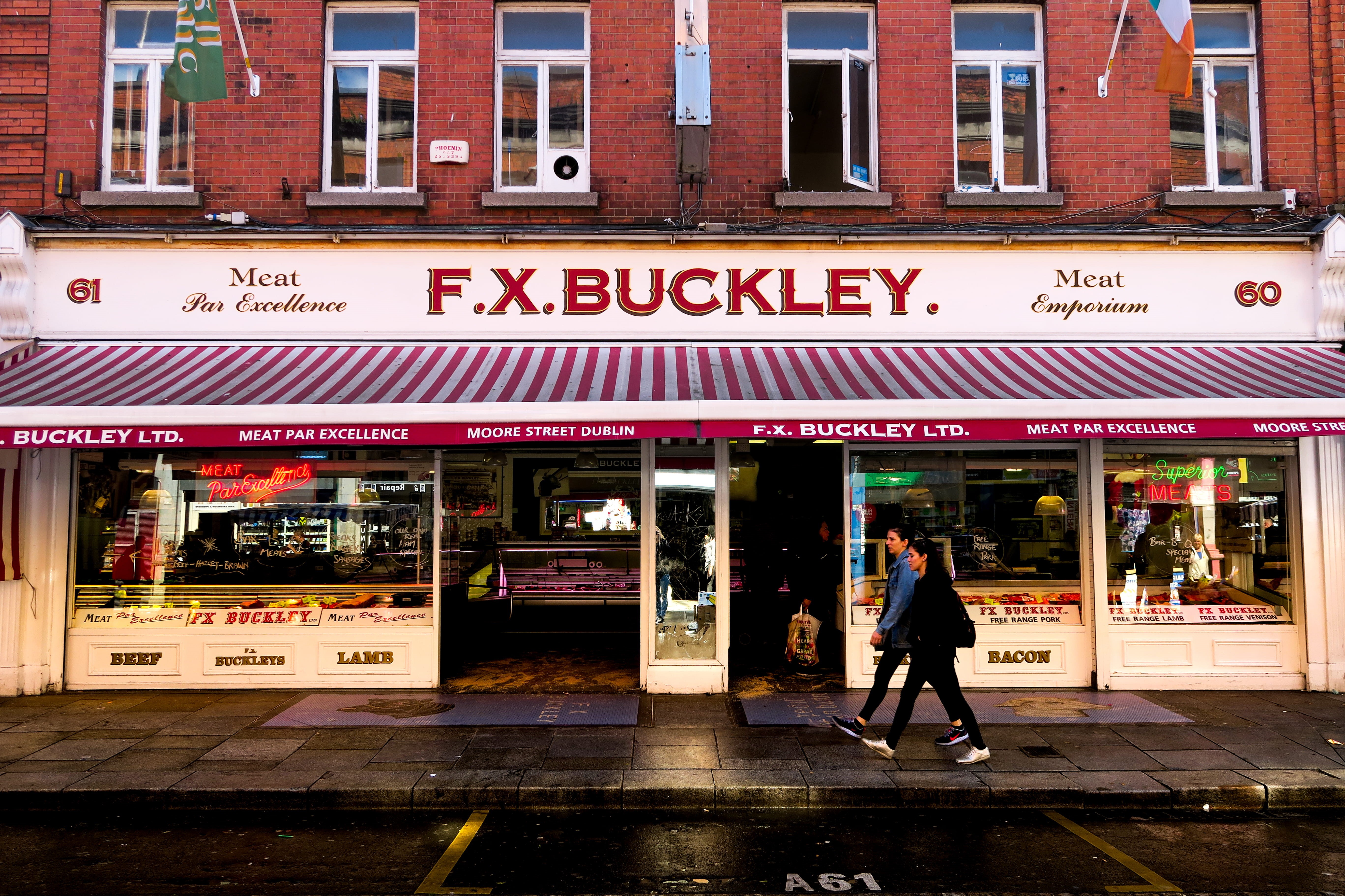 restaurant, streetlife, light, outdoors, real people, woman, ireland, 5K, pavement, store sign, cafeteria, buckley, store, shop, cafe, sidewalk, full length, HD Wallpaper