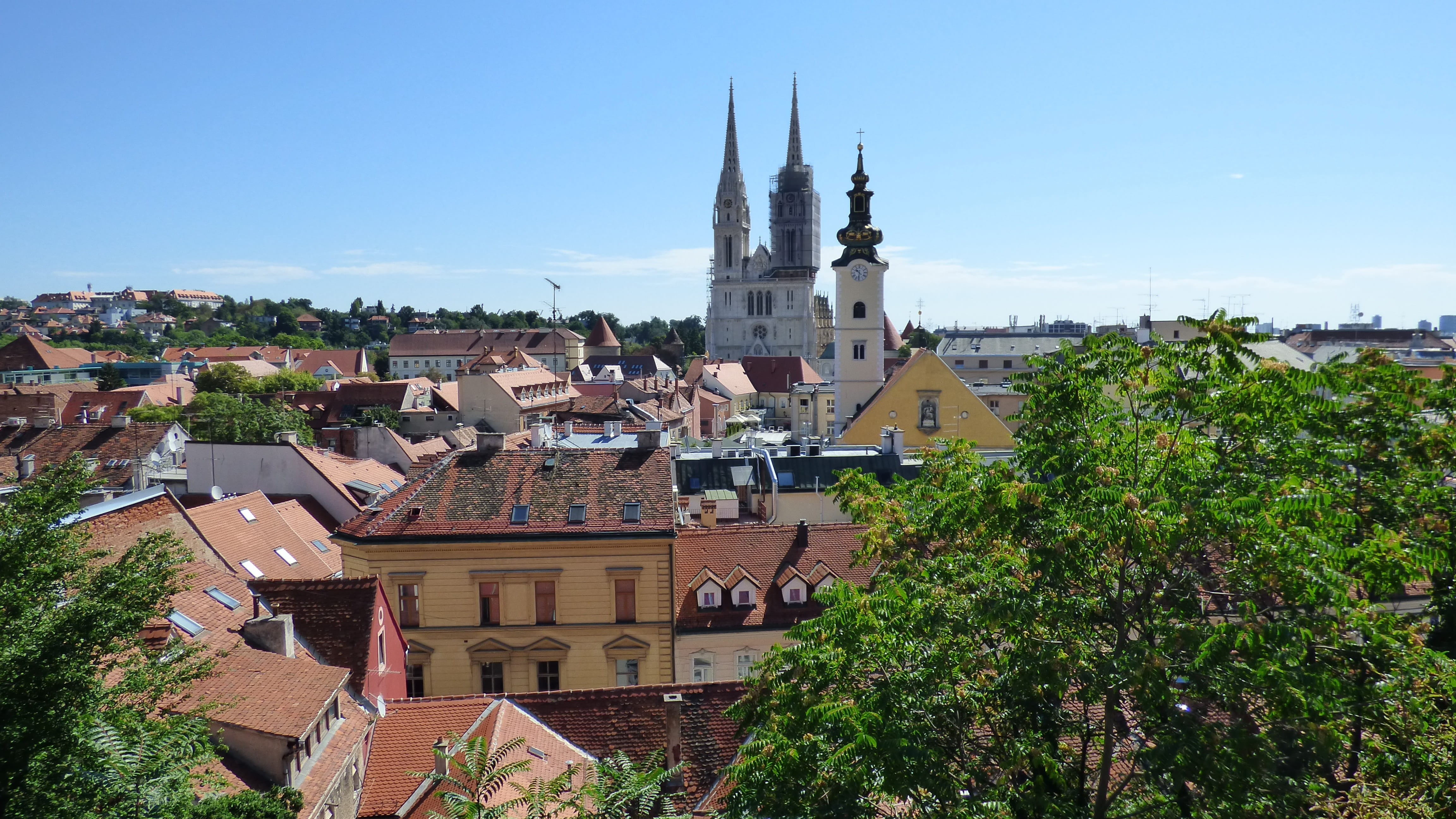 cityscape, townscape, built structure, high angle view, spire, religion, church, buildings, cathedral, roof, old, town, trees, building exterior, city, HD Wallpaper