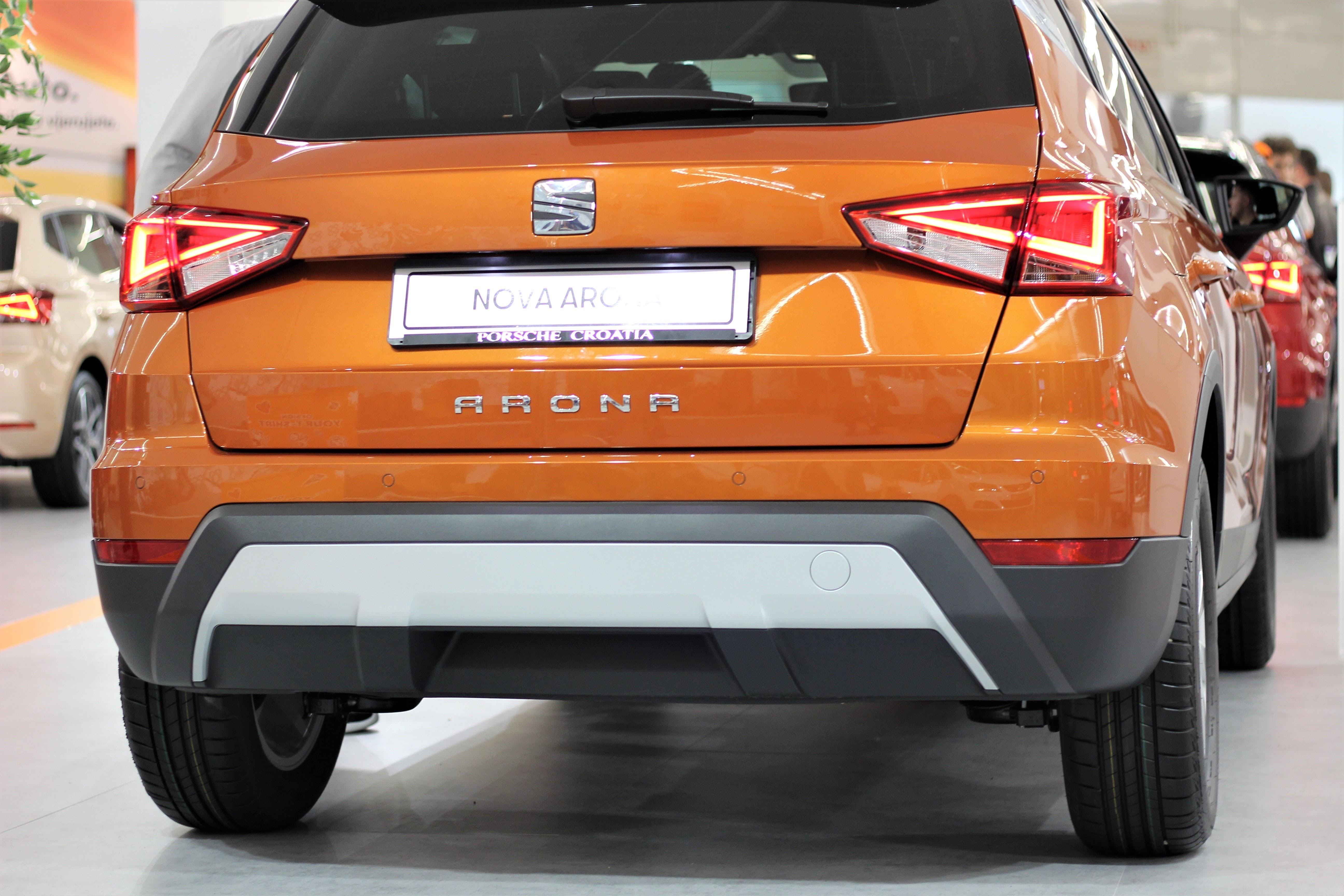 architecture, orange color, travel, modern tehnology, city, stationary, outdoors, land vehicle, no people, vehicle, drive, transportation system, day, seat arona, HD Wallpaper