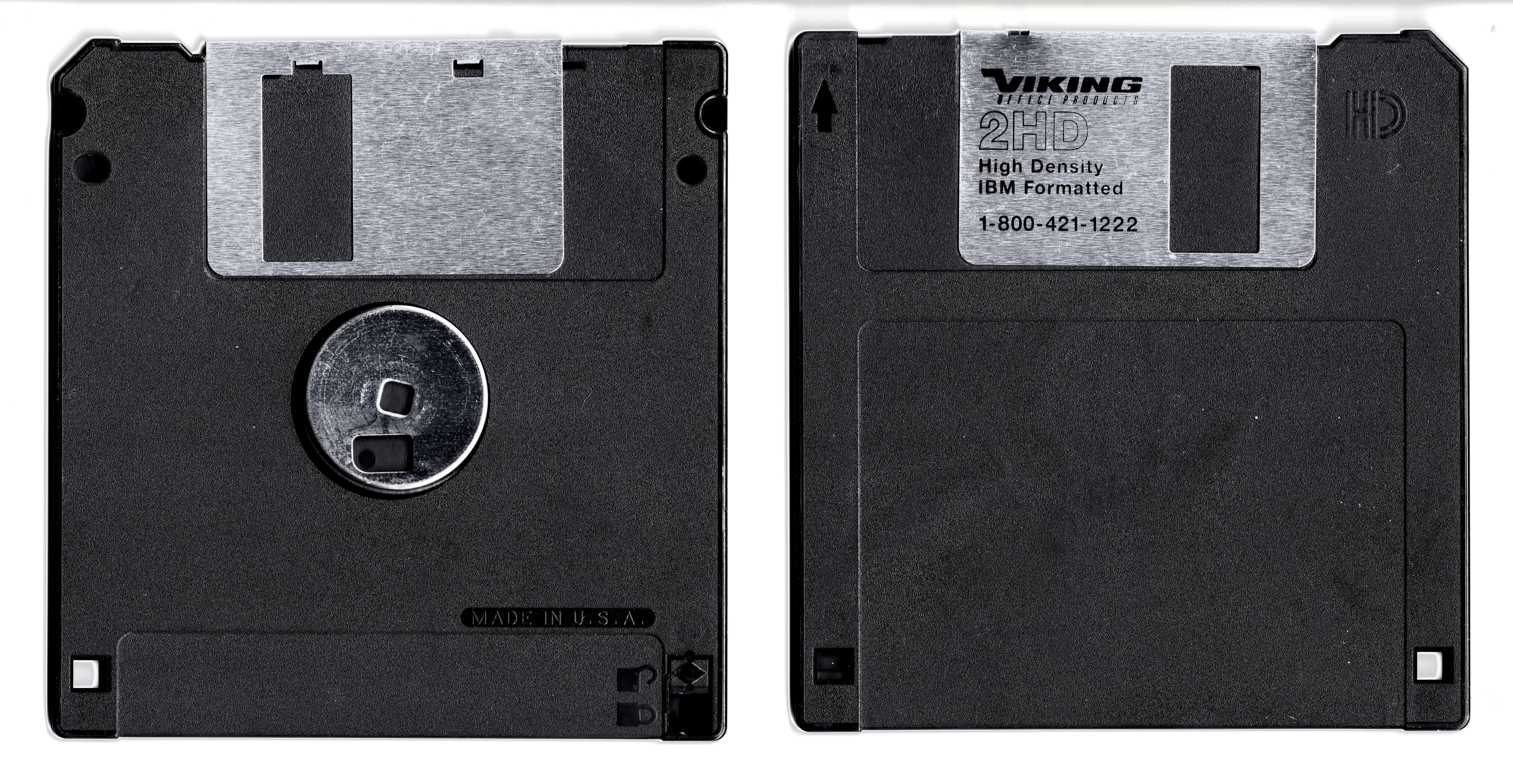 micro-floppy, still life, retro styled, cut out, indoors, single object, electrical equipment, disk, computer, communication, file, audio equipment, control panel, HD Wallpaper