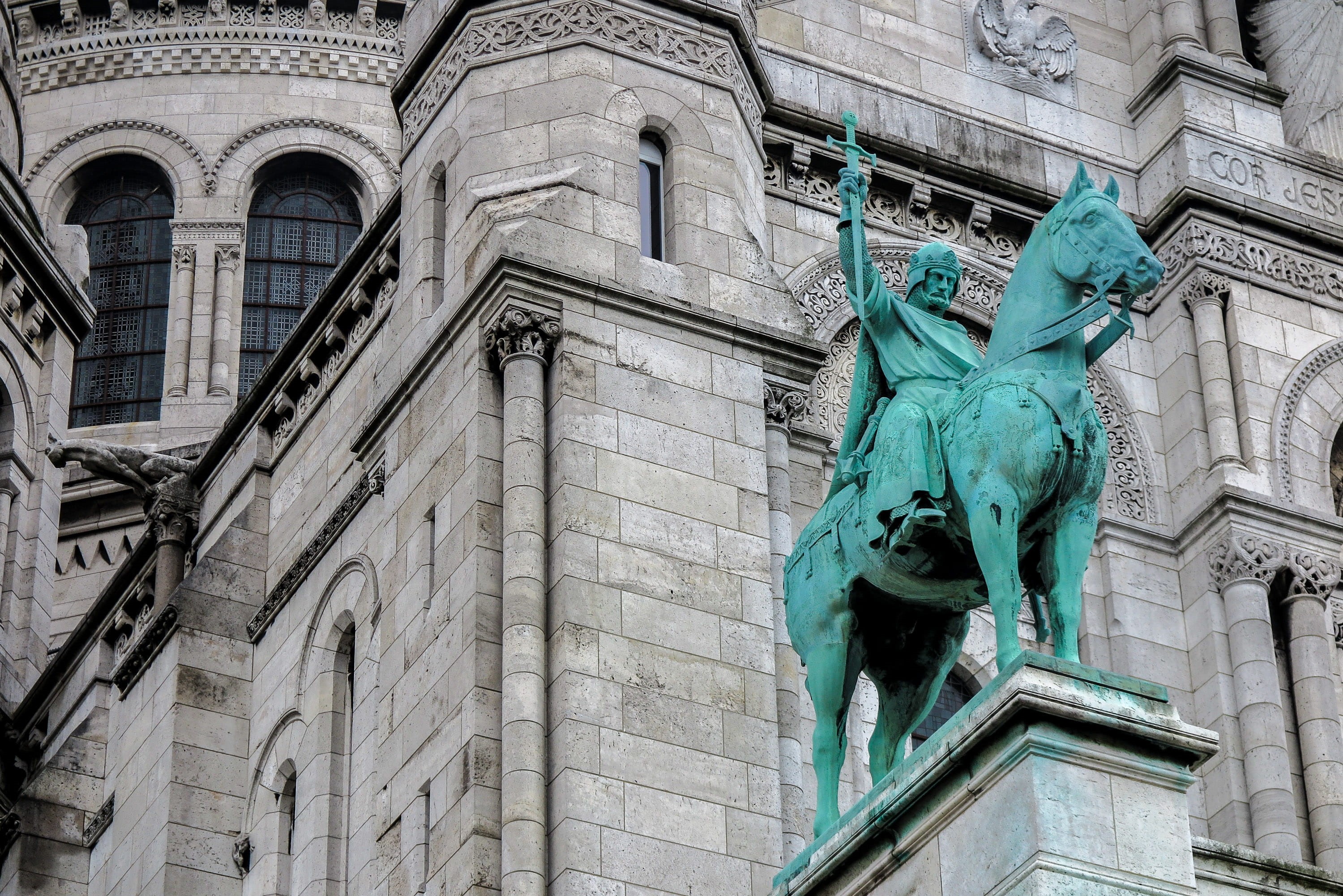 hill, paris, famous, exterior, craft, day, basilica, sword, statue, low angle view, chapel, representation, white, sacre, france, travel, male likeness, HD Wallpaper
