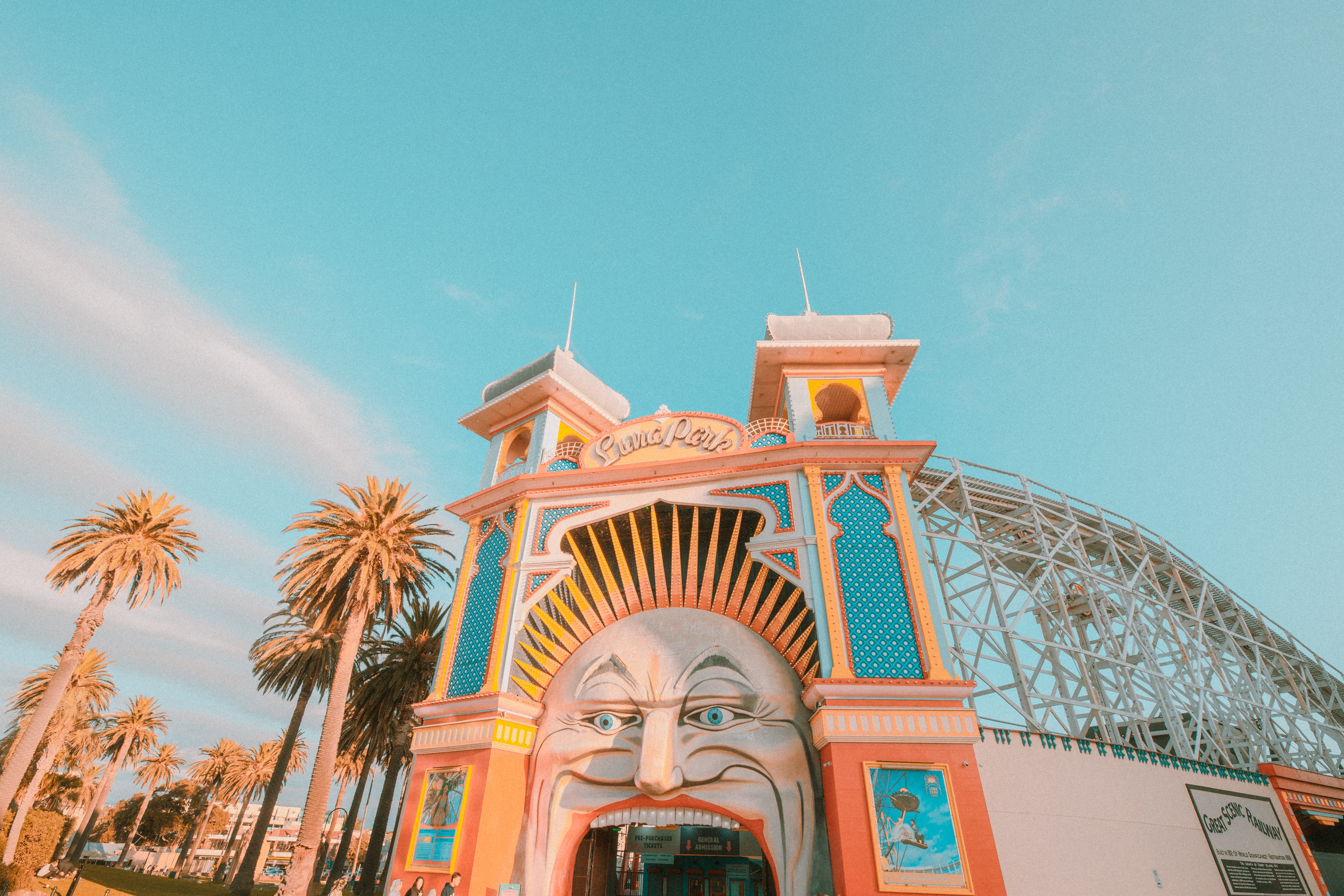place of worship, architecture, rollercoaster, built structure, building exterior, city, sunlight, luna park, palm tree, low angle view, outdoors, amusement park, HD Wallpaper