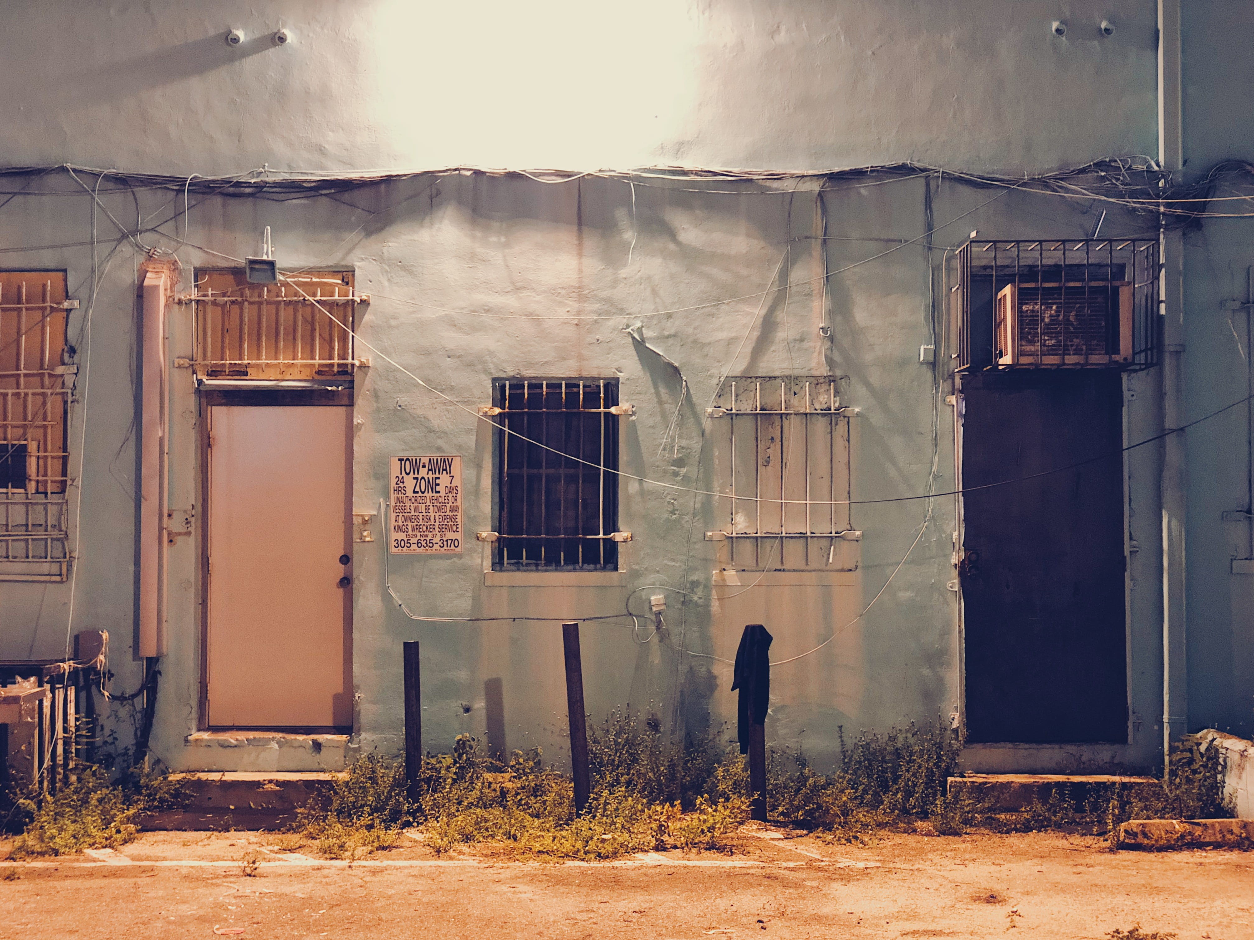 nature, building exterior, window, old, 4K, built structure, damaged, ruined, slum, door, run-down, no people, decline, closed, united states, outdoors, HD Wallpaper