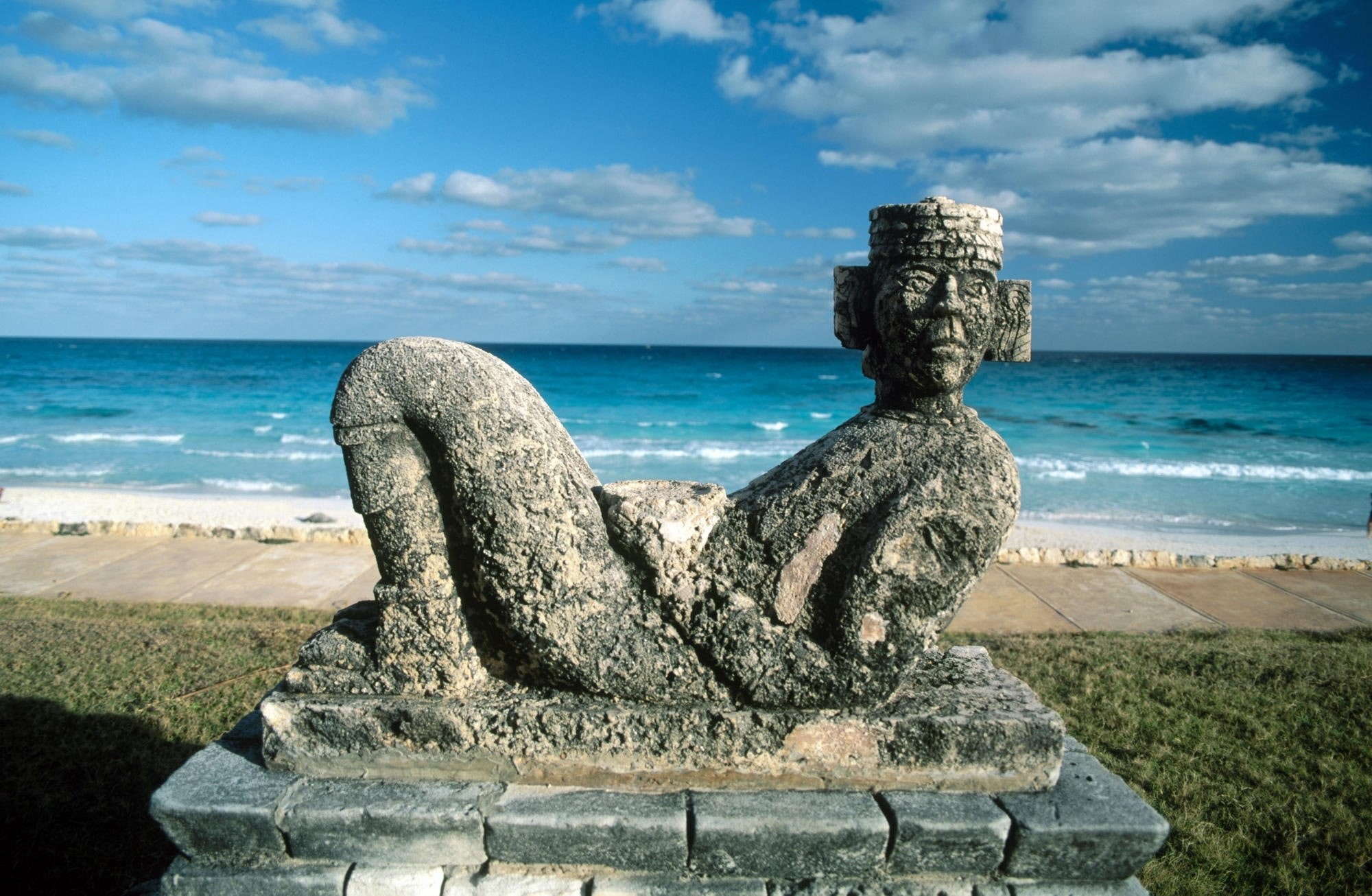 mexico, horizon over water, concrete, gray, chac mool, no people, tranquil scene, chac mool, sea, mool, beach, outdoors, stone, the past, beauty in nature, HD Wallpaper