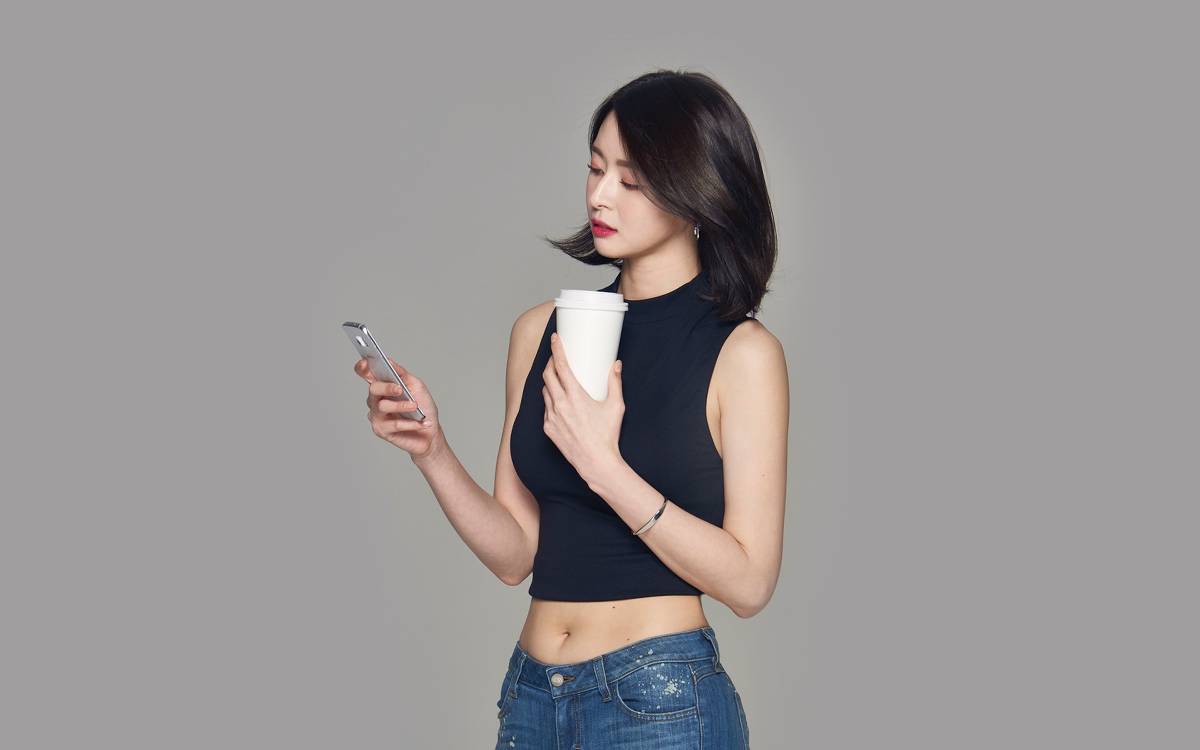 nara, fashion, one person, women, holding, girl, beauty, hairstyle, smiling, hair, beautiful woman, studio shot, kpop, adult, three quarter length, young women, HD Wallpaper
