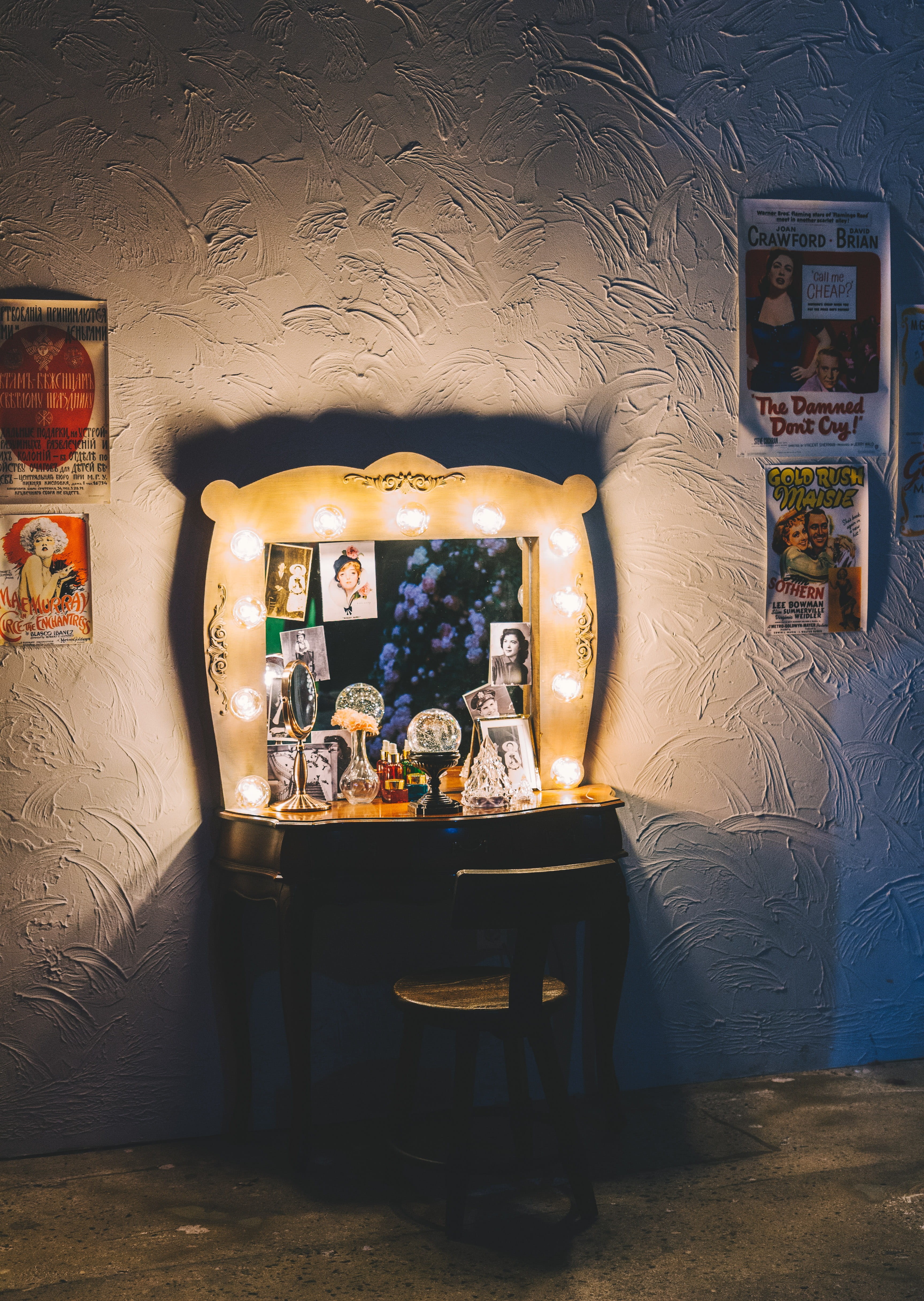 indoors, container, wall - building feature, technology, text, architecture, arcade game machine, shop, wall, room, lighted, table, illuminated, home interior, Phone HD Wallpaper